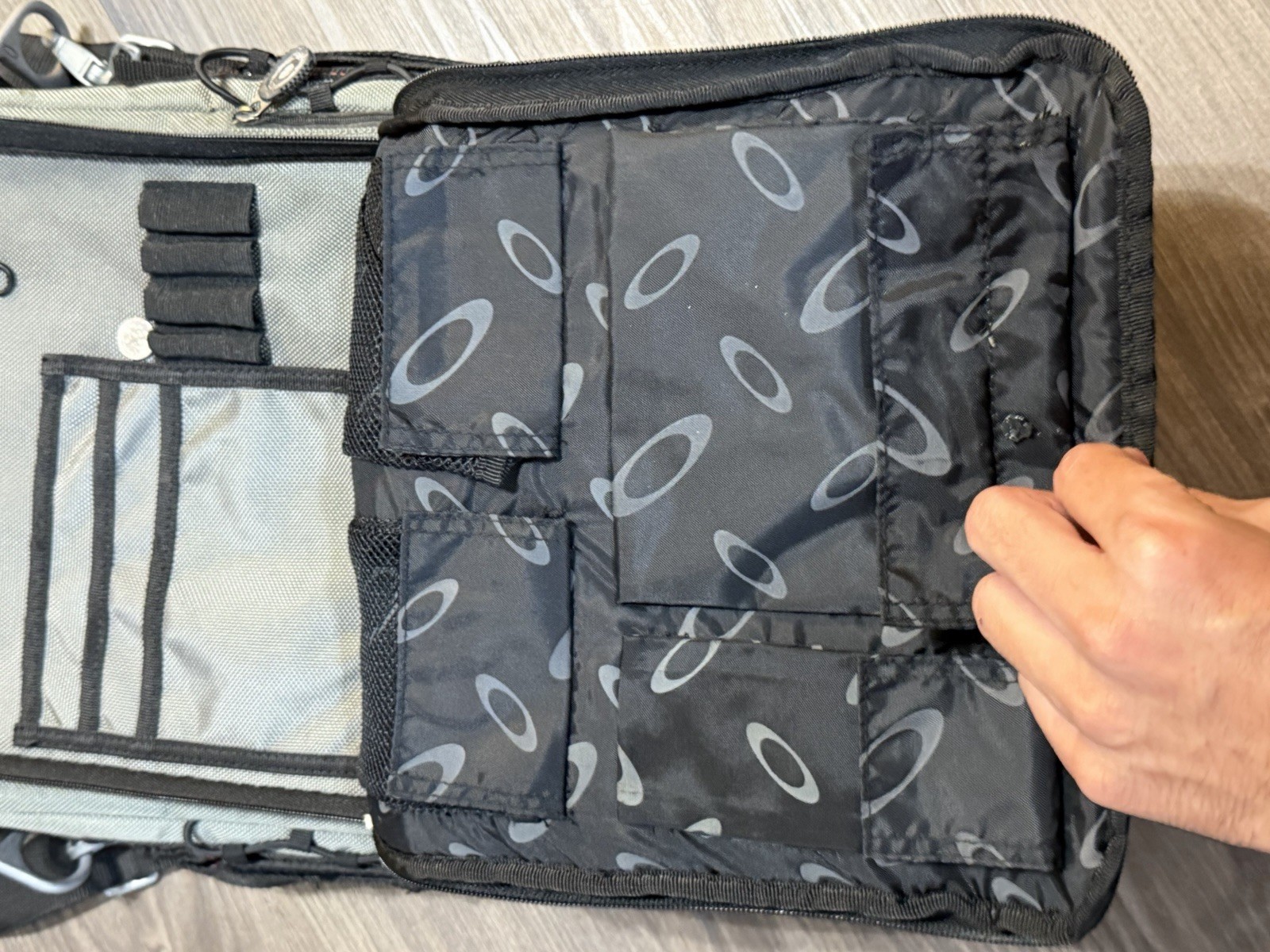 Oakley Tactical Field Gear Vertical Messenger Laptop Bag Strap Vintage Y2K Gray