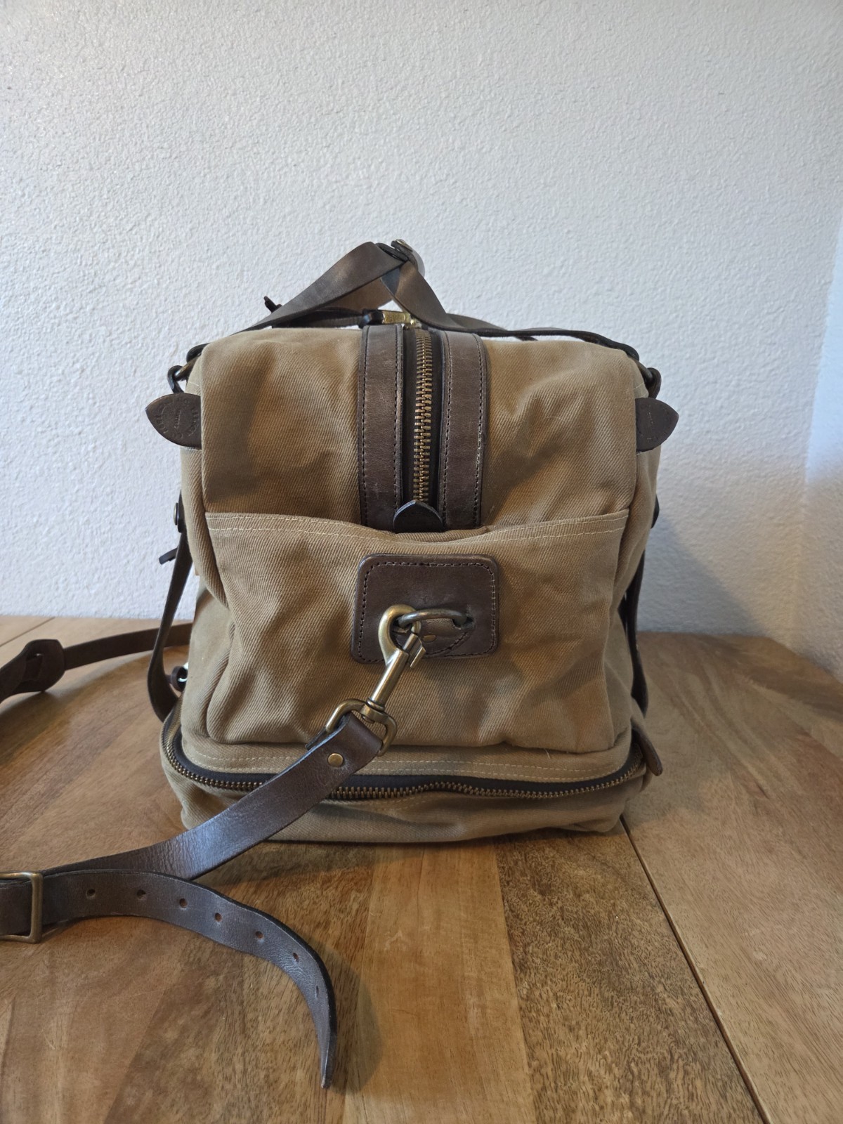 Filson Medium Rugged Twill Outfitter Bag | NWOT | Talon Era | Tan | Made in USA