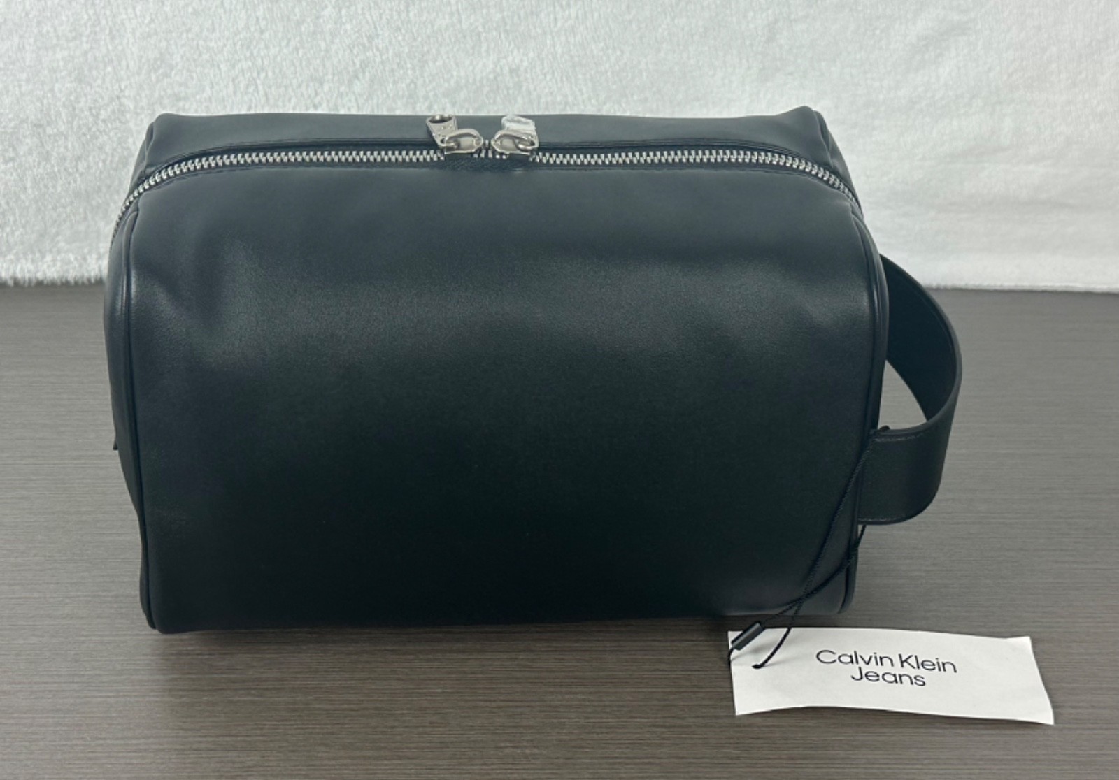 Calvin Klein Jeans Men’s Black Leather Monogram Logo Travel/ Dopp Kit Bag NWT