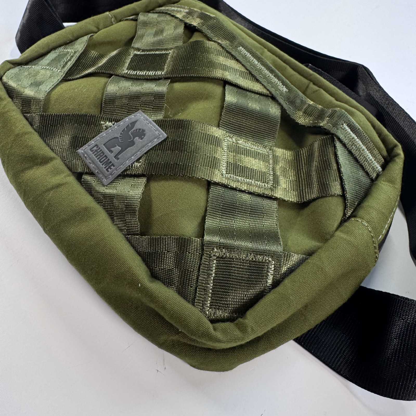 CHROME INDUSTRIES Barrage 2L Sling Crossbody Bag Small Moss Green