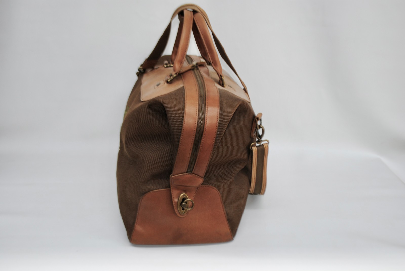 TOMMY BAHAMA DUFFLE BAG, 20″X13″10″ PACKED, FITS IN OVER HEAD COMPARTMENT