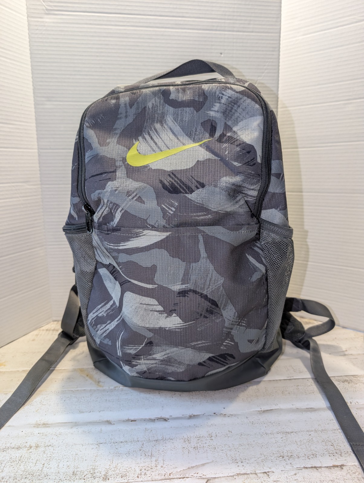 NIKE Brasilia Medium Backpack In Gray & Green Colors Green Swoosh Excellent Cond
