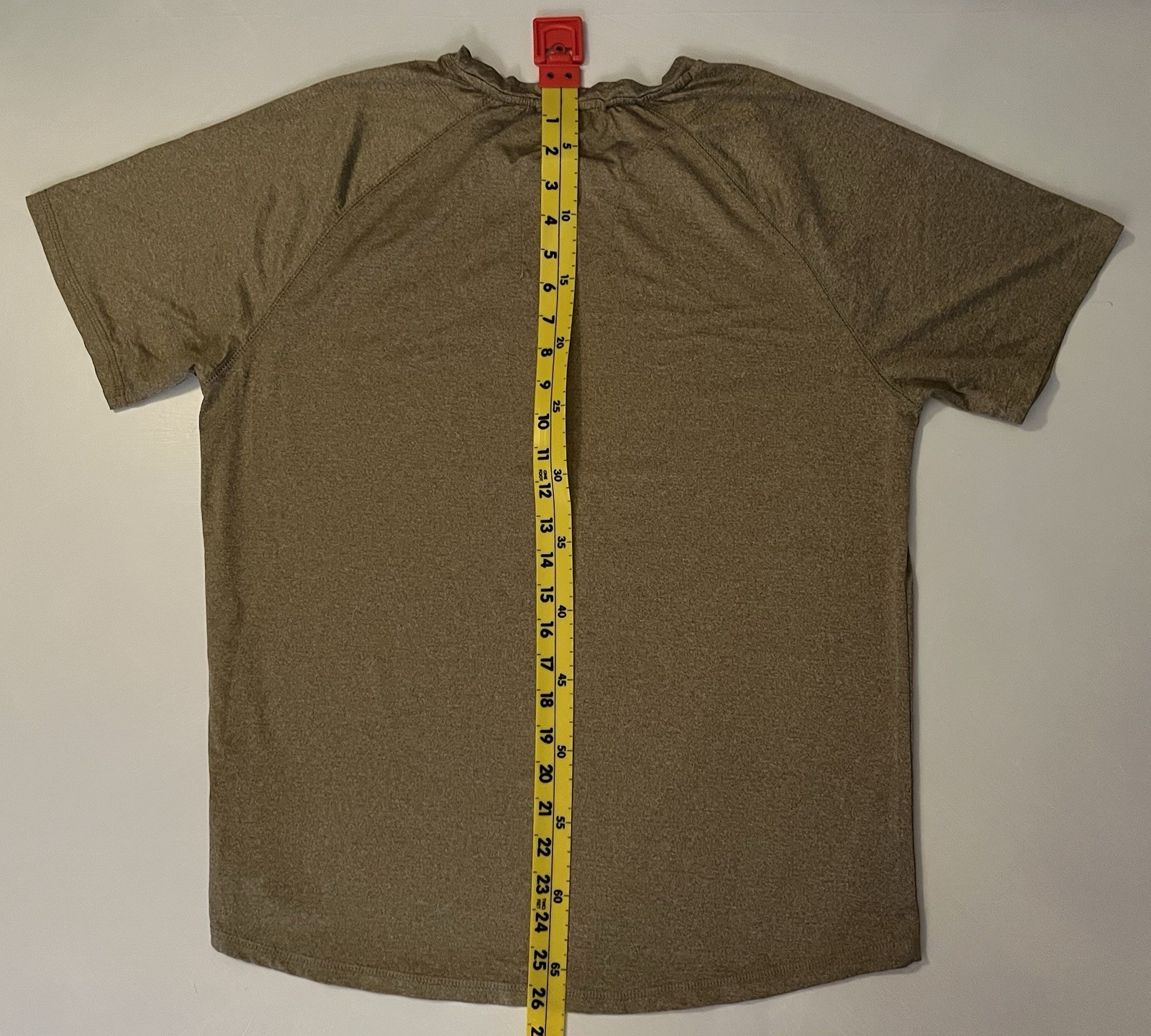 Men’s M Olive Green Heather Athletic T-Shirt Short Sleeve 95% Recycled Polyester