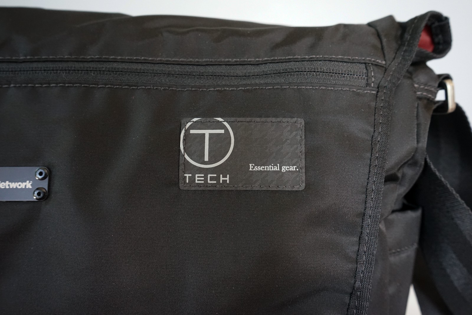 Tumi T Tech Essential Gear Messenger Crossbody Bag 15″ City Commute Laptop Bag