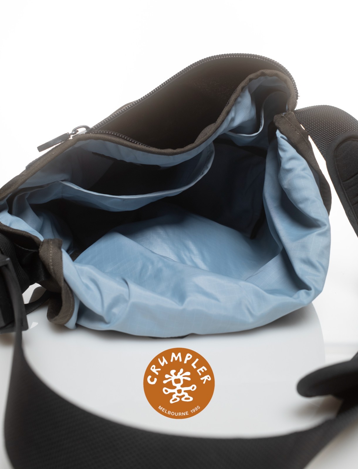 Crumpler Super Snipe vintage Messenger Bag with Bunion Camera Insert combo