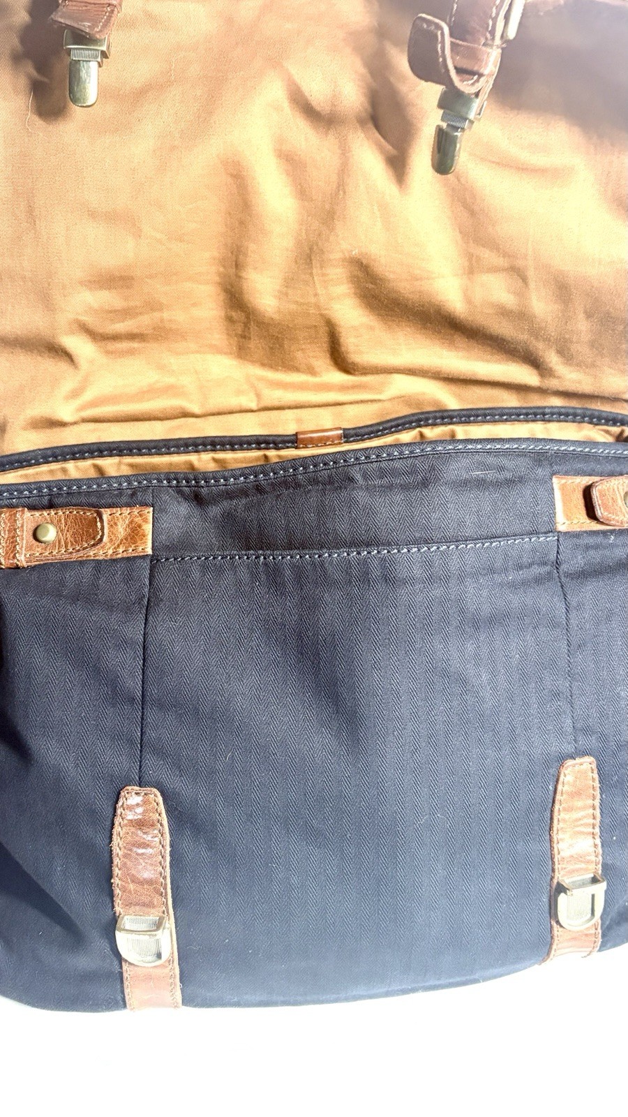 Fossil Solid Blue/Brown Messenger Bag Buckle Adjustable Strap Inner Pockets