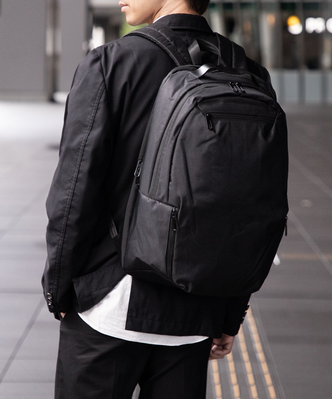 UNKNOWN & Co. WATERPROOF BACKPACK 31L Unisex Backpack in Black