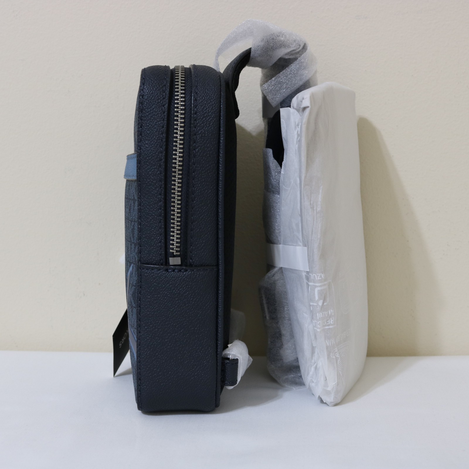 Michael Kors Men Cooper Medium Signature Logo Sling Bag new with tags