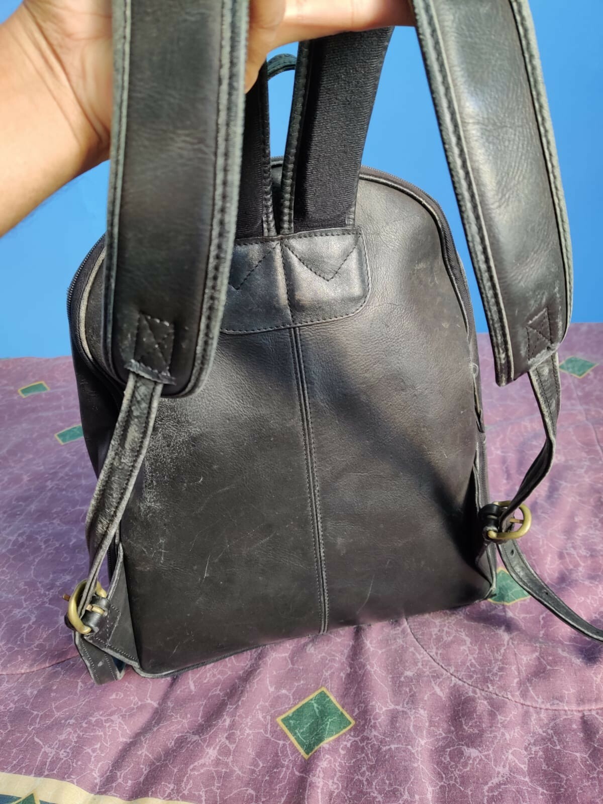Totto: Rustic Black/Gray Distressed Leather Backpack with Pockets & Extender