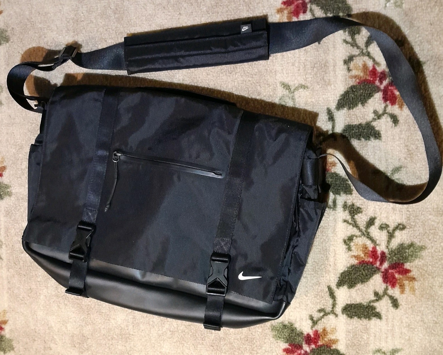 Nike X sportswear Eugene premium Black Messenger Bag With Strap READ DESCRIPTION