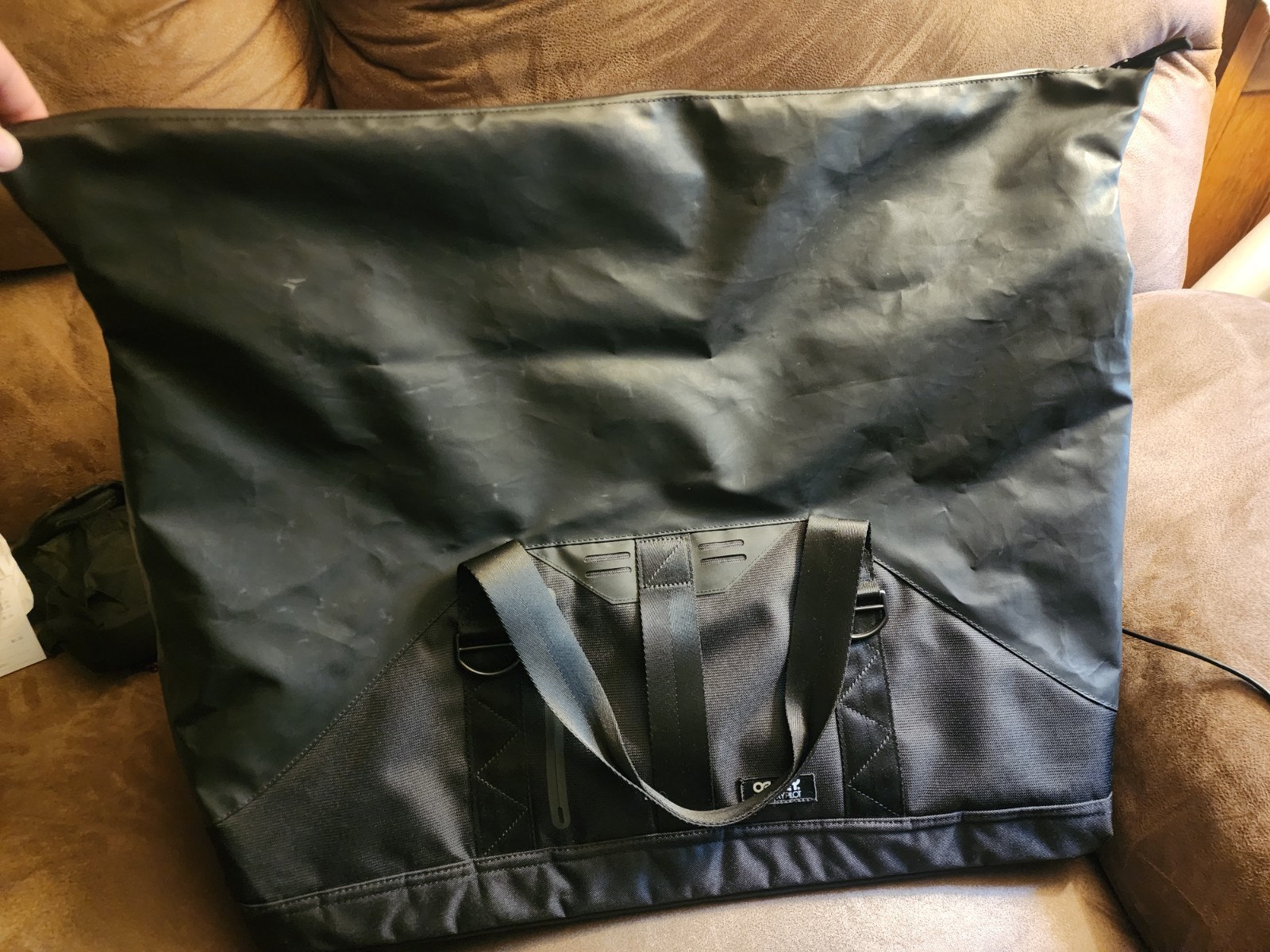Oakley Motion 42L Factory Pilot Duffel Bag Blackout Roll Top Carry Case