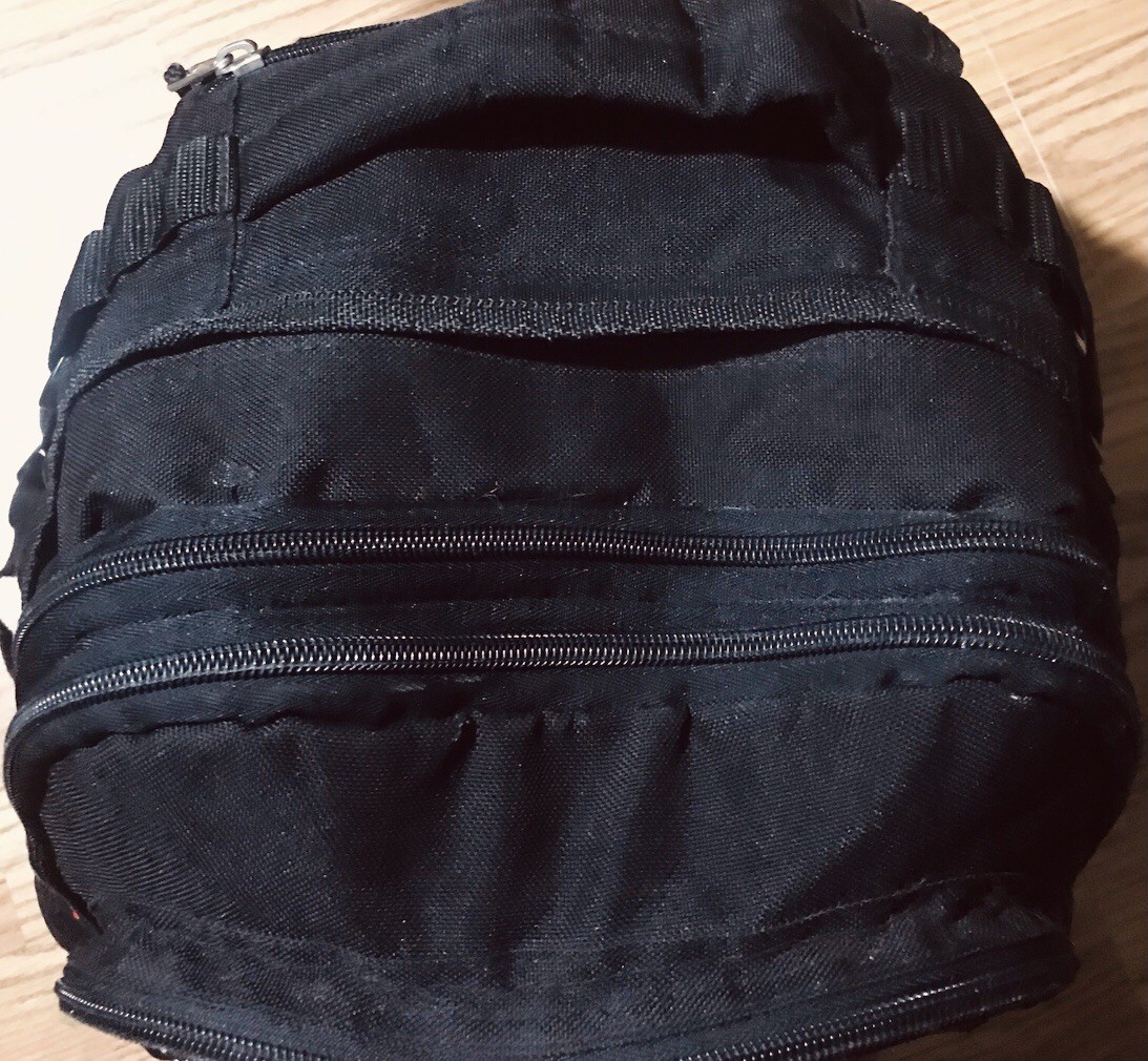 Vintage 90’s STARTER Black & Red Backpack Day Sack L Divided Padded Straps