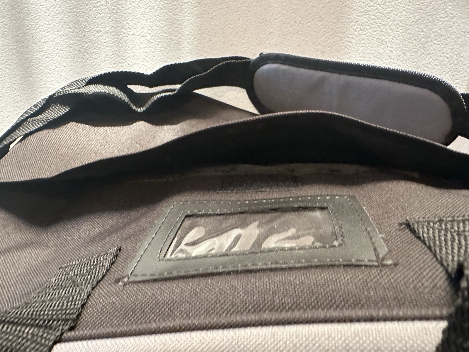 California Gang Inv Associate Messenger Bag Black Leeds Carryon Laptop Bag