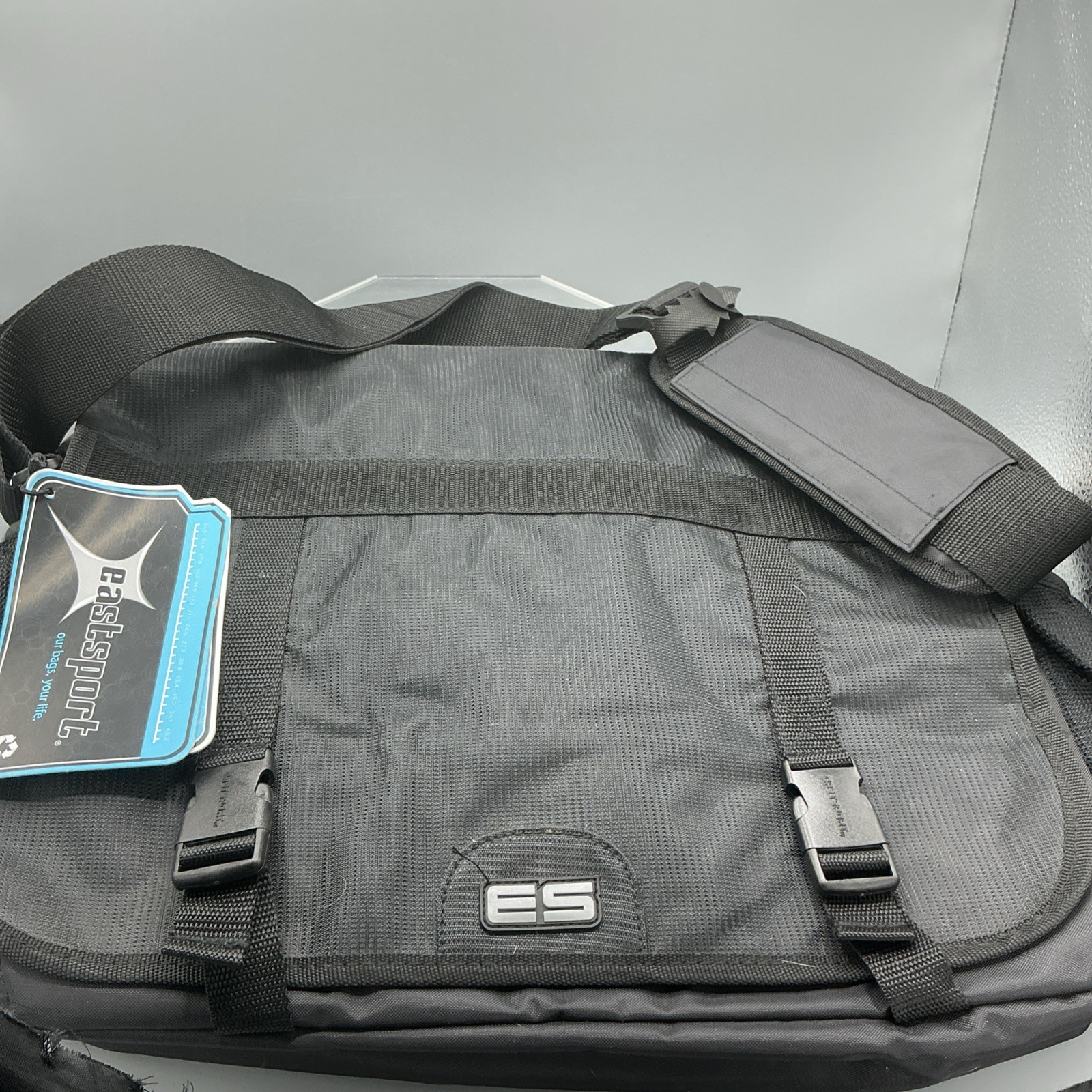 Eastsport Double Buckle Laptop Messenger (Black) 15x11x7 18 Drop. 81