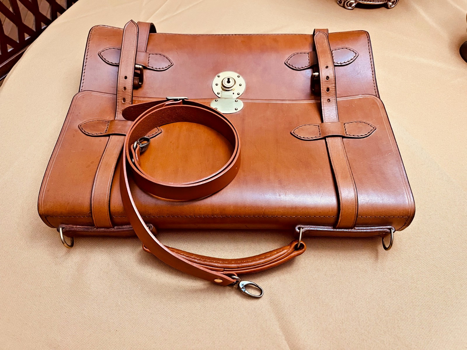 MACKENZIE “OFFICERS” Tan Bridle Leather Briefcase / Messenger Bag – SCOTLAND