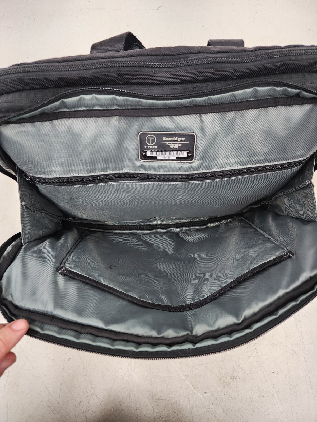 Tumi T-Tech Essential Gear Laptop Shoulder Briefcase Bag Messenger Nylon 58516D