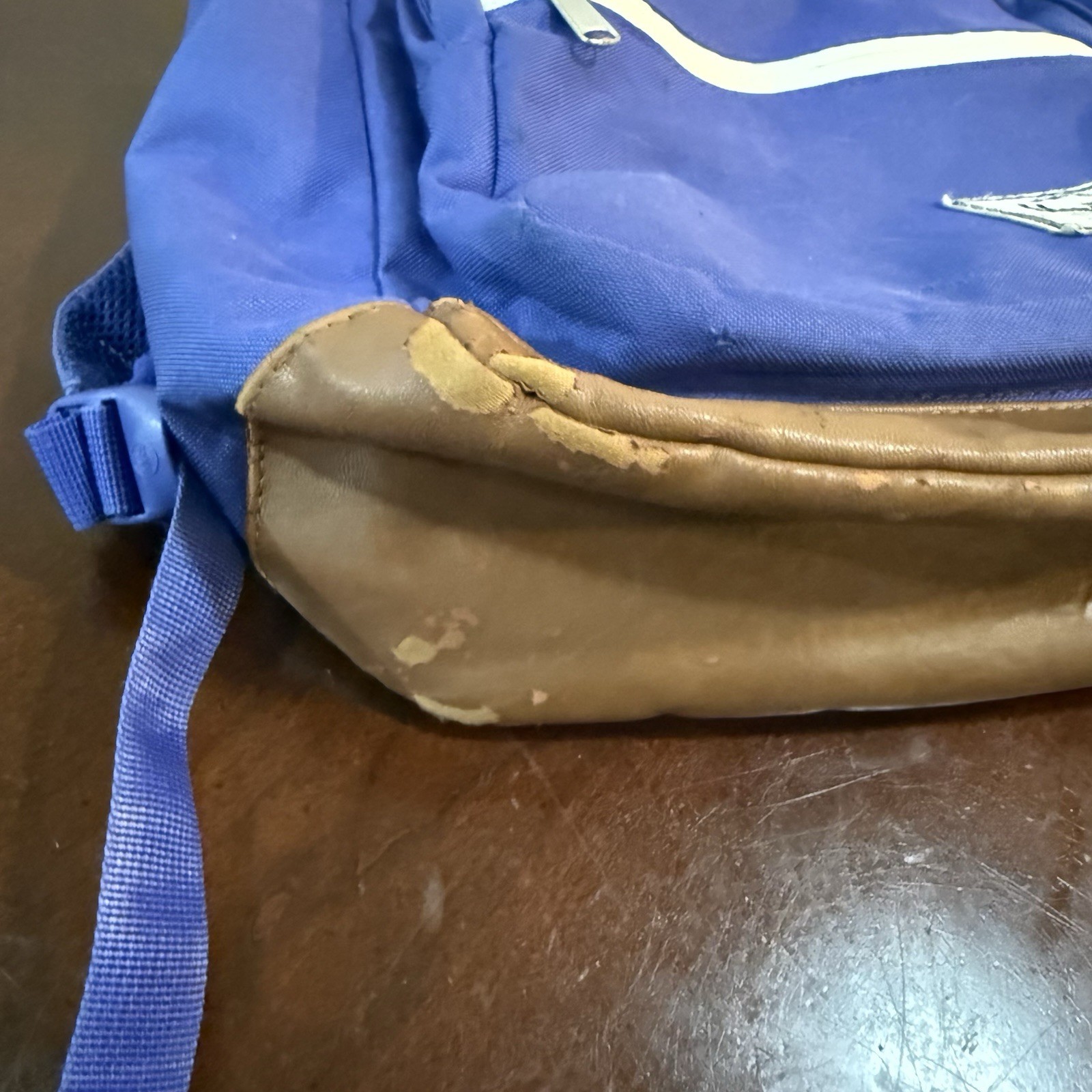Herschel 21L Pop Quiz Backpack, Navy/Tan Red White Stripped Inside Laptop Pouch