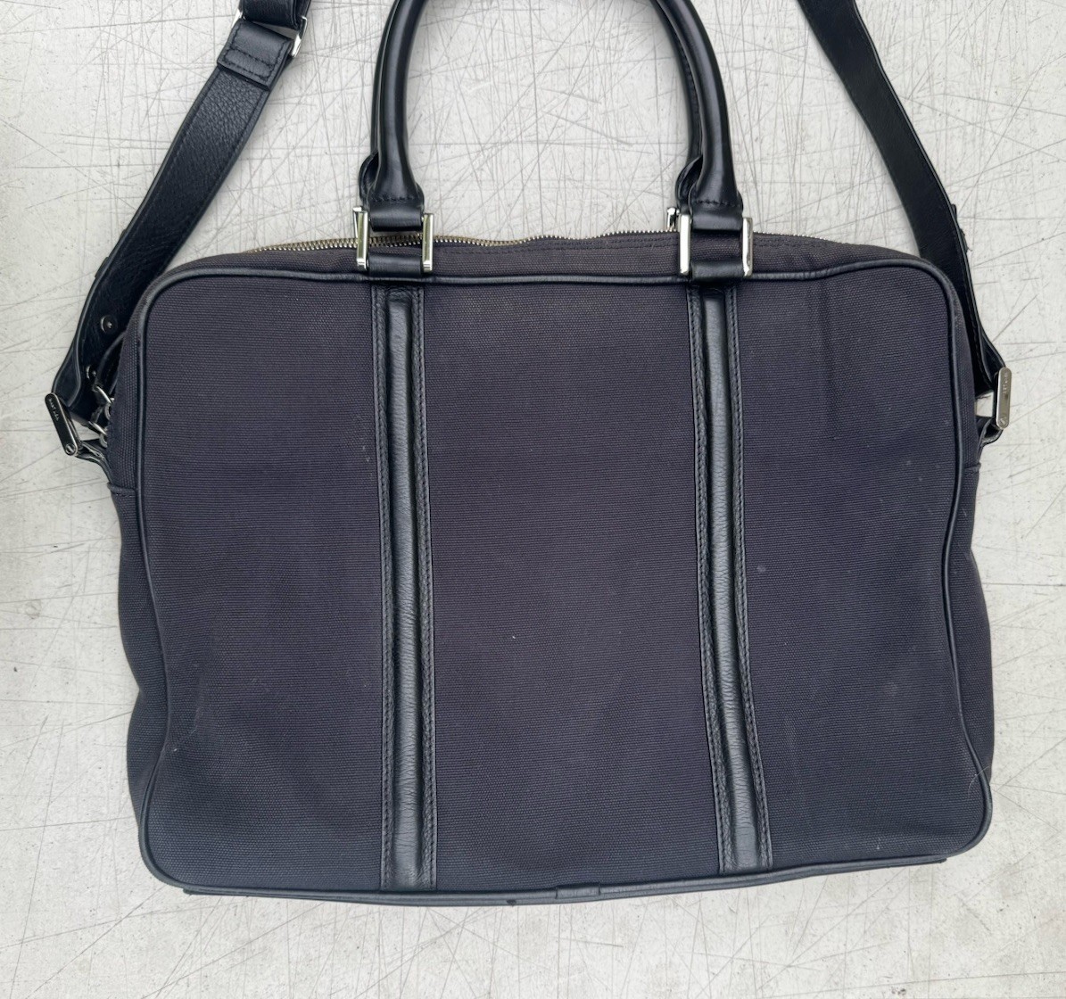 WANT Les Essentiels De La Vie Organic Heathrow Commuter Messenger Bag Black used