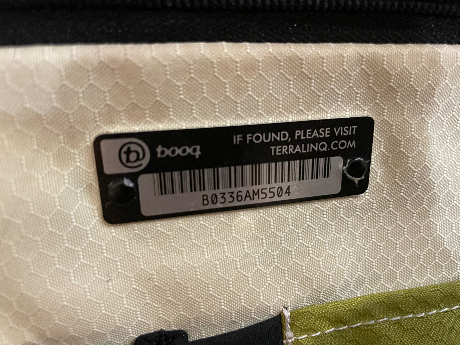 Booq Boa Nerve Computer Messenger Bag. Designed for the 15in MacBook Pro.