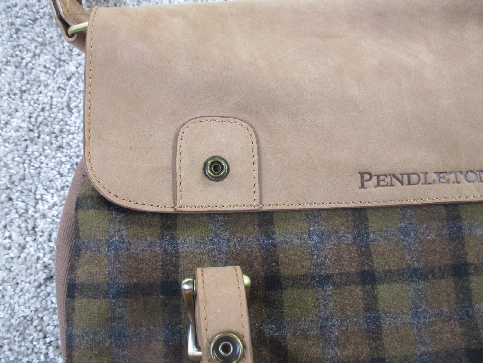 Pendleton Mens Wool Plaid Leather Messenger Bag Crosssbody Laptop School Travel