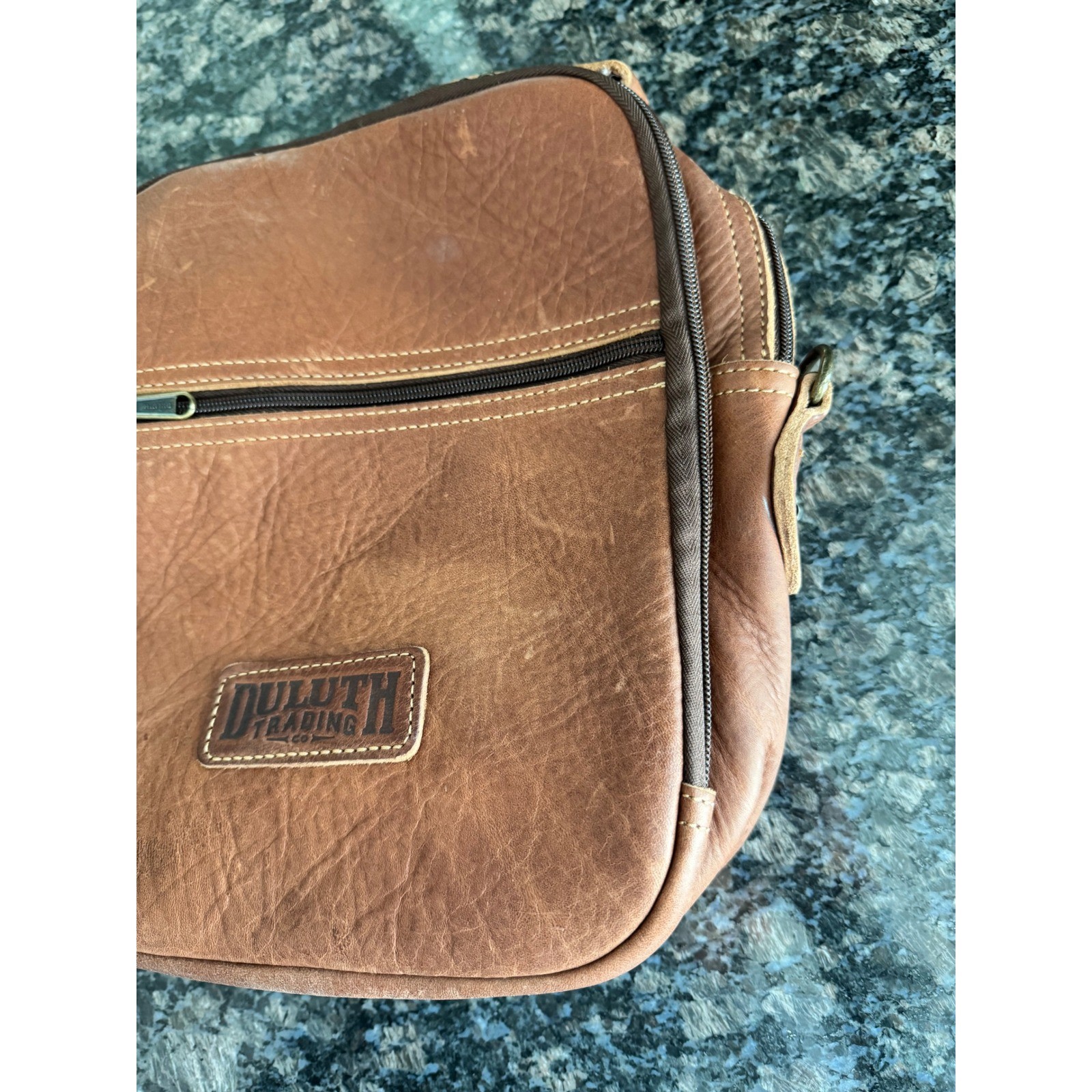Duluth Trading Co Lifetime Leather Travel Bag Brown Crossbody Messenger 97310