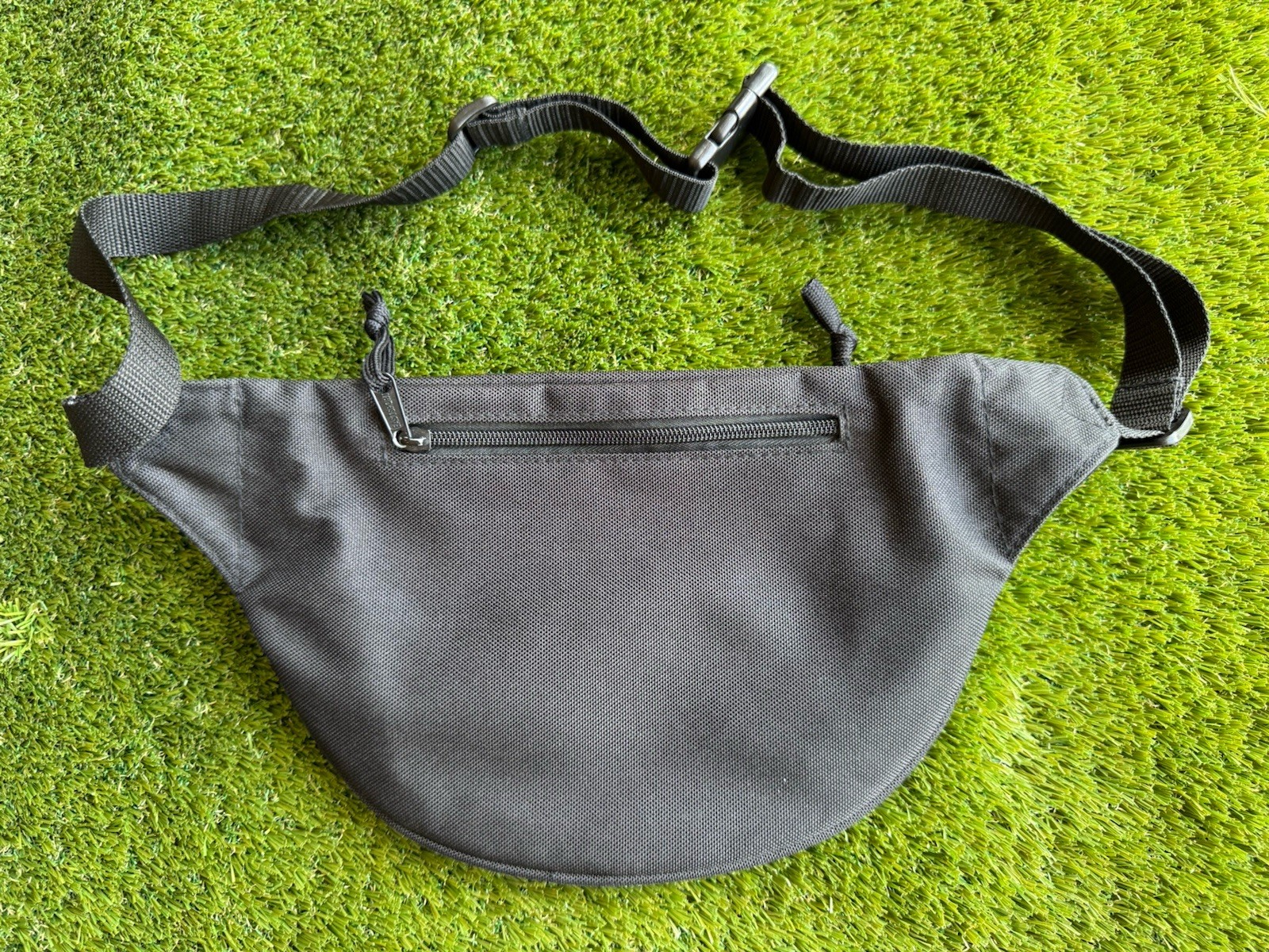 Vintage NWOT Eastsport Fanny Pack Adjustable Waist Belt Bag Black 3 Compartments