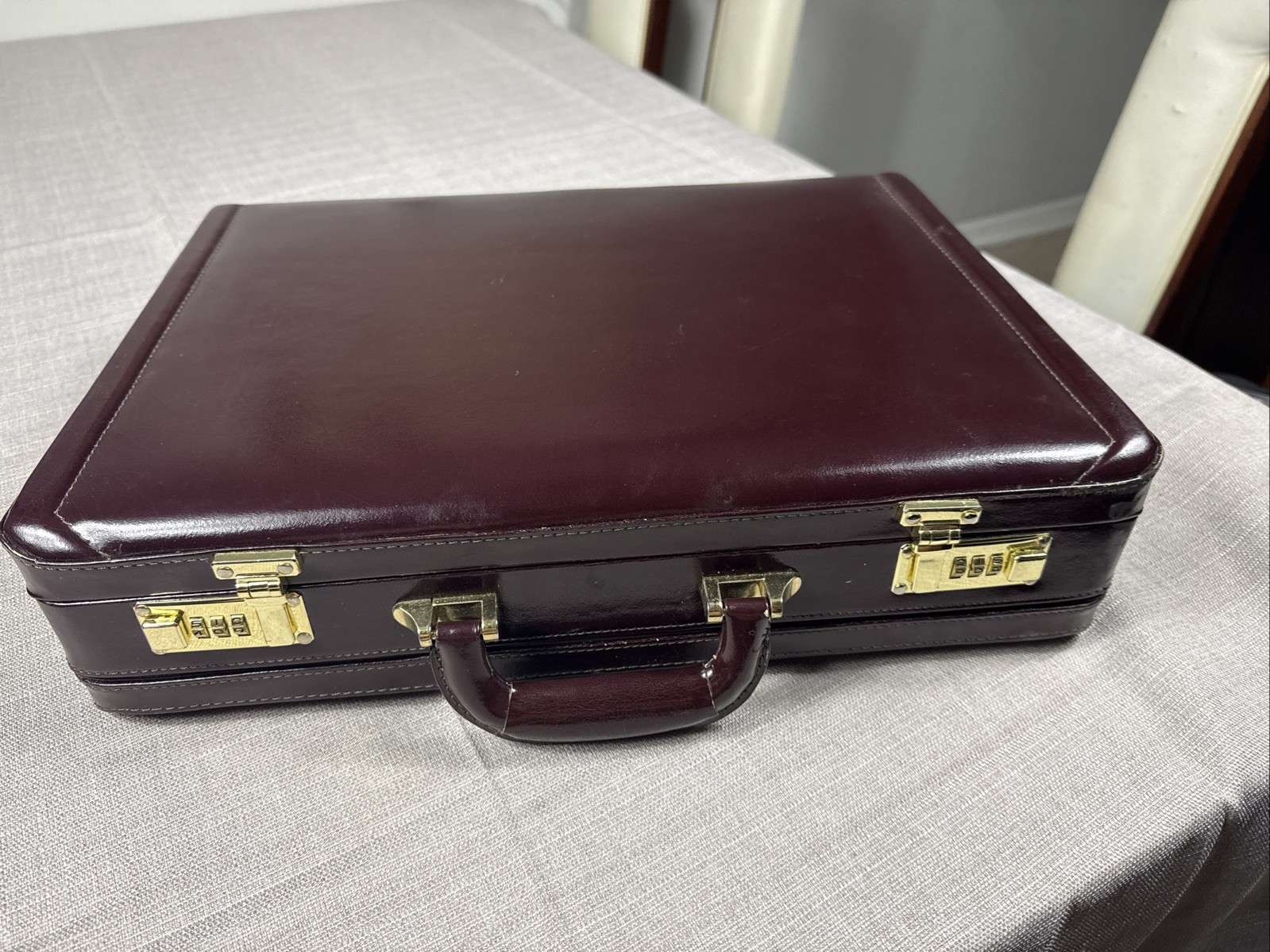 Vtg Heritage Burgundy GENUINE LEATHER & Suede Executive Briefcase