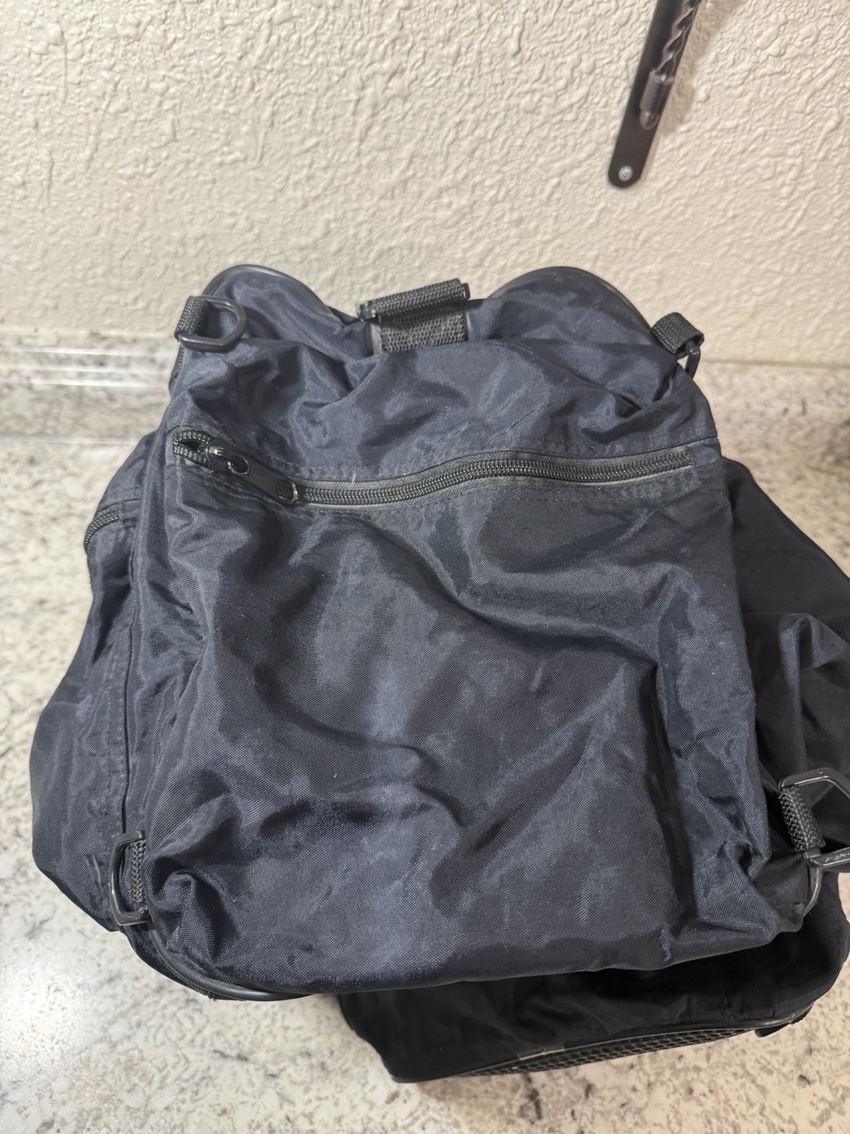 TRUE VINTAGE 90s HARLEY DAVIDSON AN AMERICAN LEGEND BLACK DUFFLE BAG Read