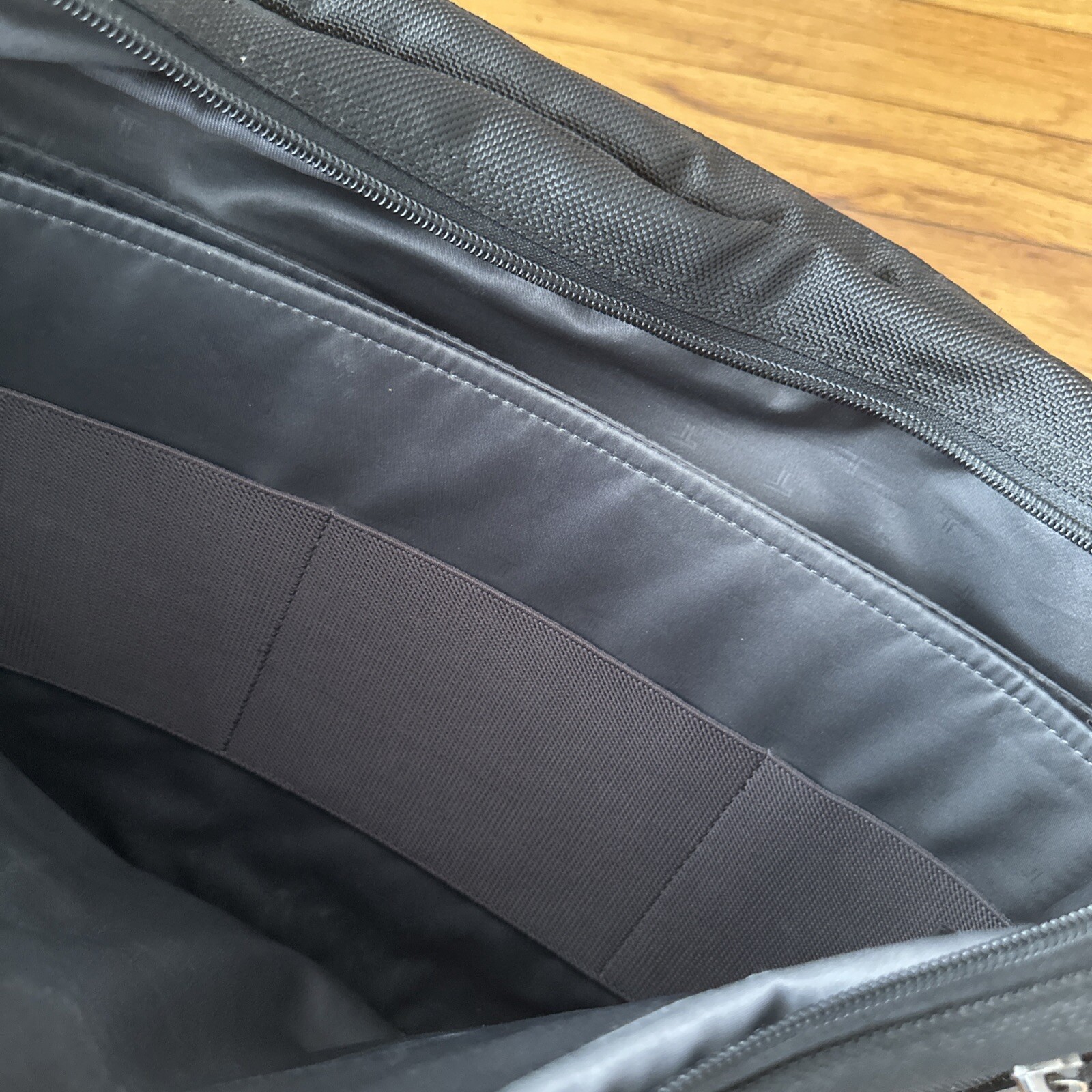 Tumi 26141D4 Alpha Black Ballistic Nylon Expandable Laptop Briefcase Bag TSA