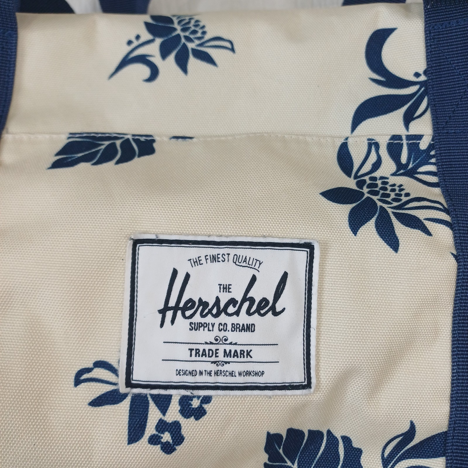 Herschel Supply Co Brand Weekender Duffel Bag Travel ~20”x 9” Floral Unisex EUC