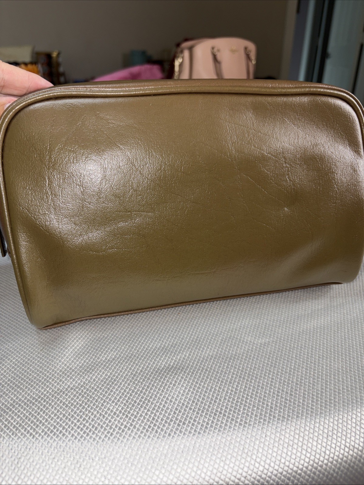 Kenneth Cole Reaction Men’s Brown Toiletry Travel Dopp Kit Bag NWT Zip Case