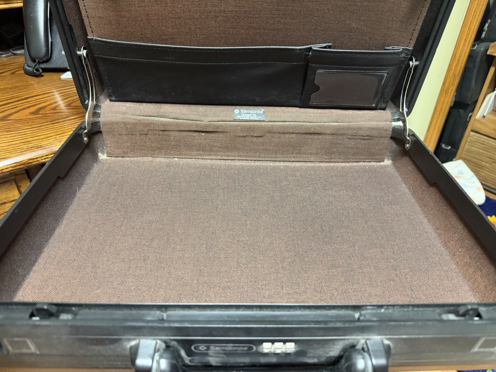 Samsonite Omega GL Briefcase Hard Shell Attache Case with Combination Lock.
