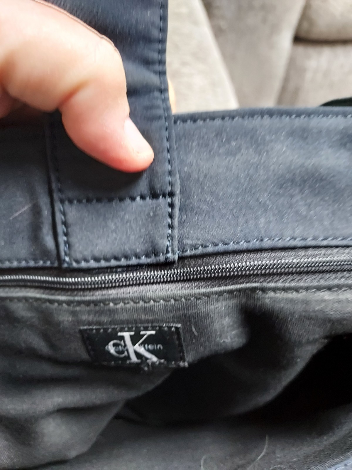 Calvin Klein Black Men’s Messenger Bag Zip Closure Shoulder Strap