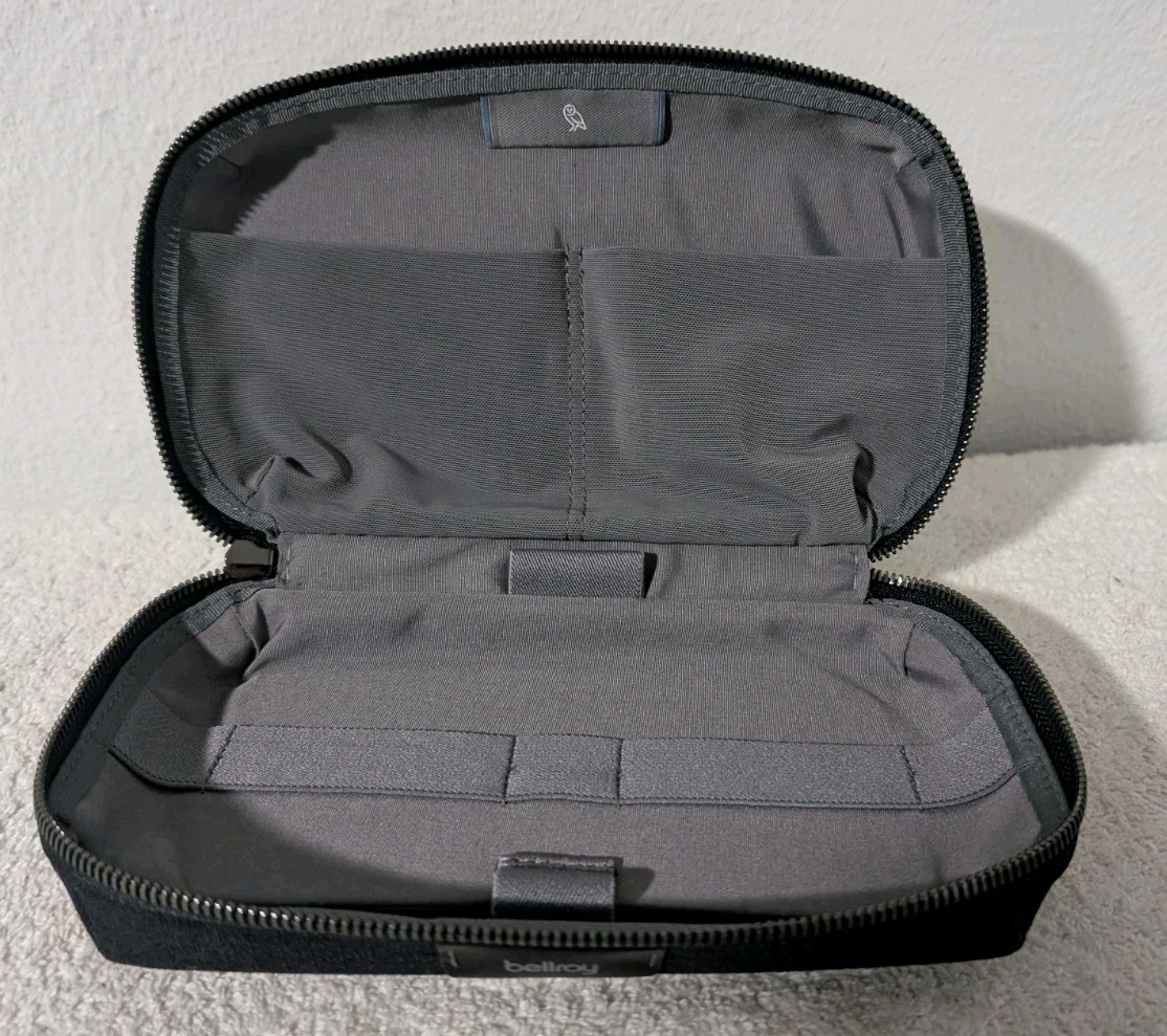Bellroy Tech Kit Zip Pouch Bag Carryology Essentials Edition CHUBB Black