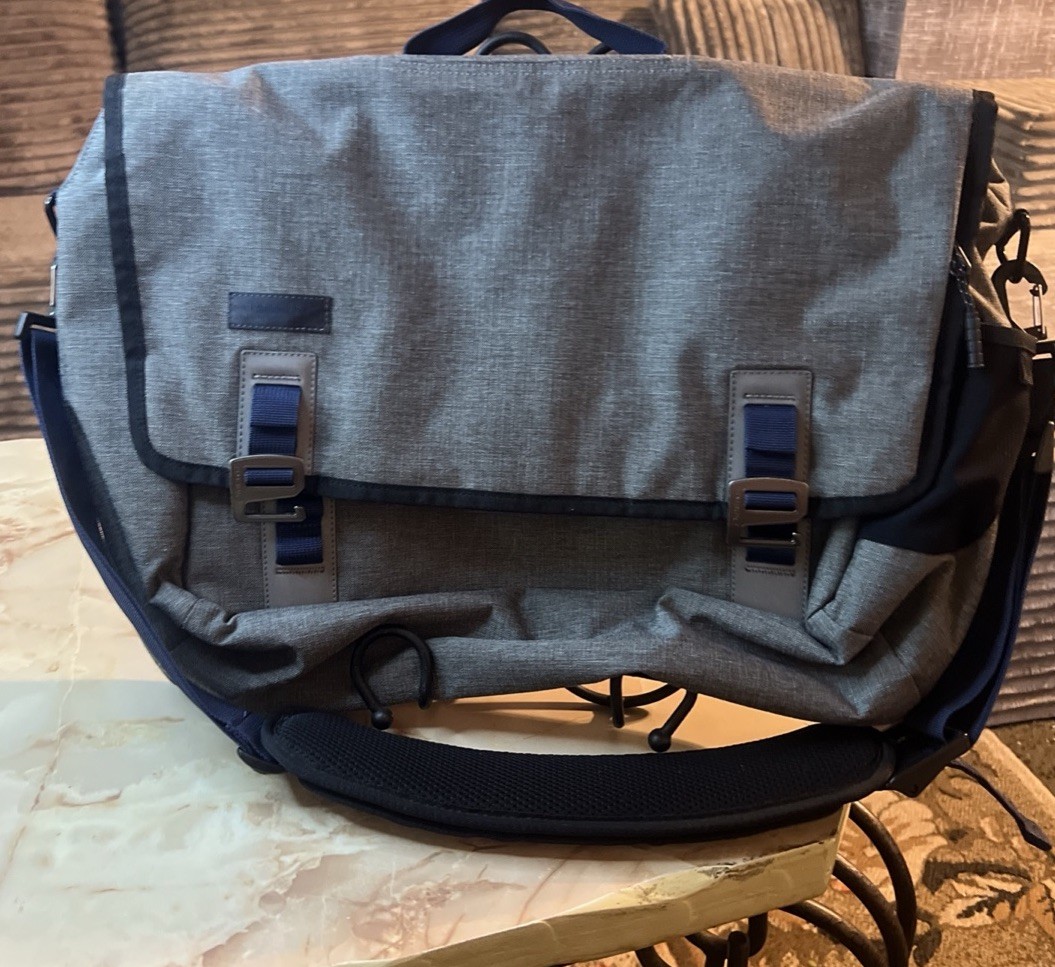 Timbuk2 Classic Messenger Bag Large Gray Navy Laptop Shoulder Crossbody