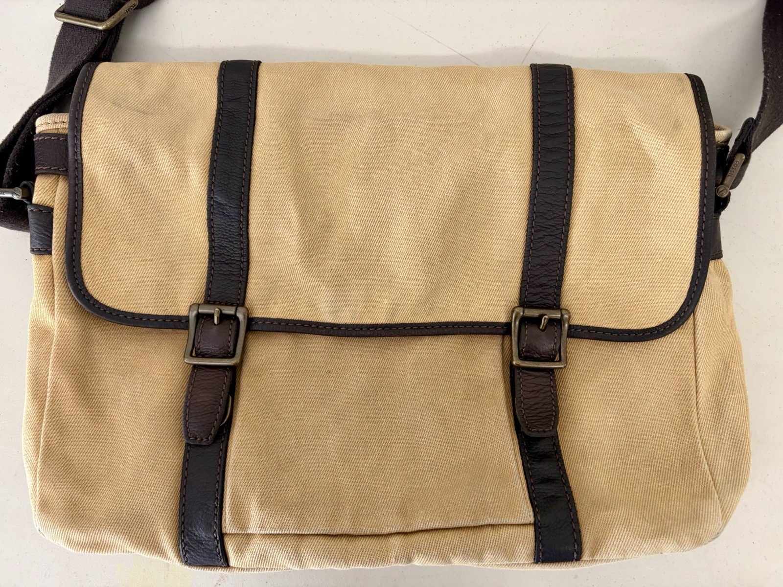 FOSSIL Tan Brown Messenger Bag Buckle Zip Snap Adjustable Strap Pockets