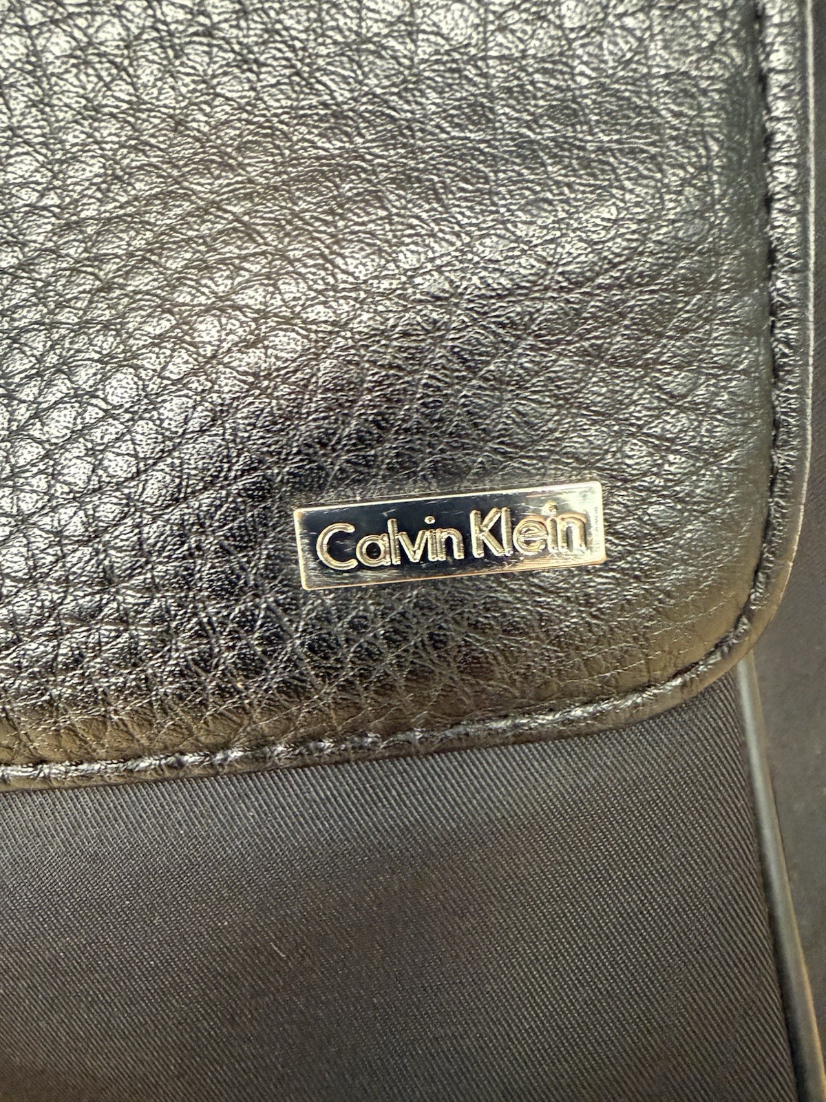 Calvin Klein Black Messenger Bag Adjustable Strap Inner Pockets Unisex