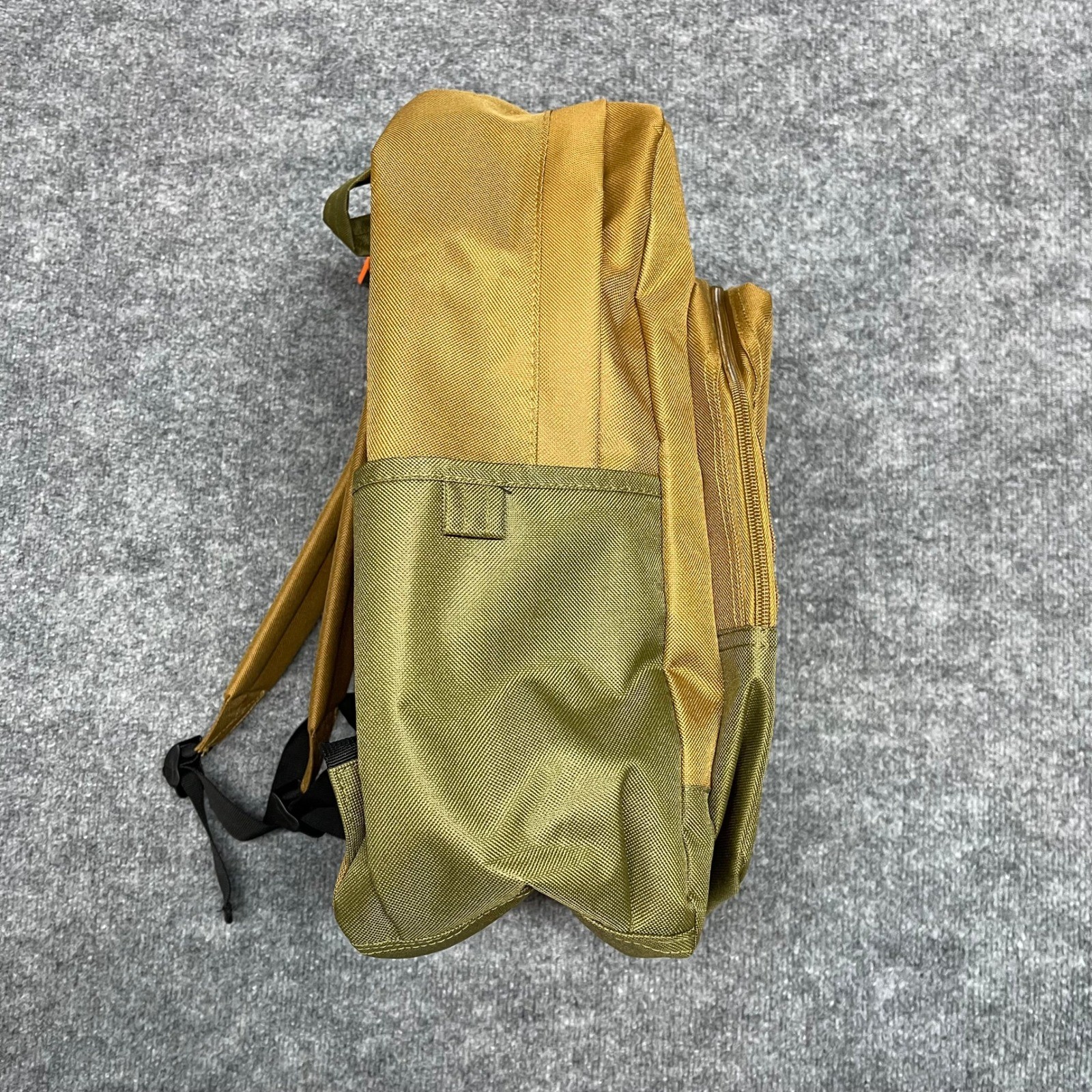 Realtree Backpack Tan Olive Canvas Padded Laptop Sleeve Outdoor Hiking NEW