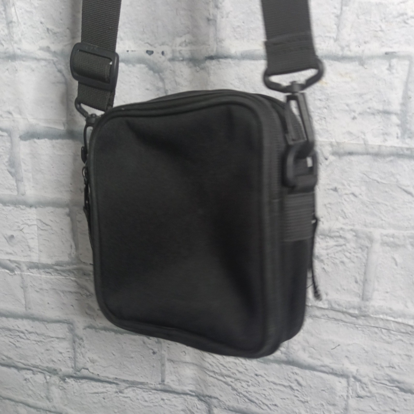 Carhartt WIP Essentials Bag Black Crossbody Shoulder Messenger Bag a7