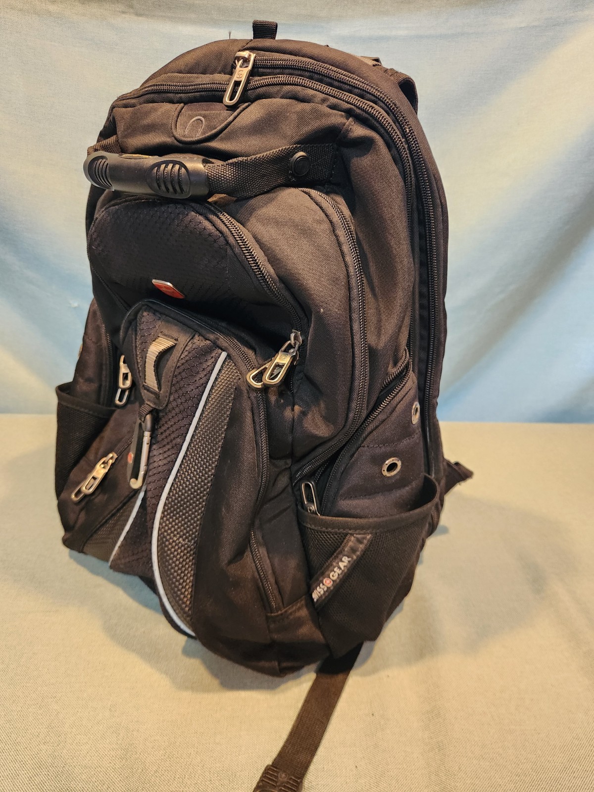 Swiss Gear Airflow Laptop Tablet Backpack Black Many Compartments – Zipper Issue