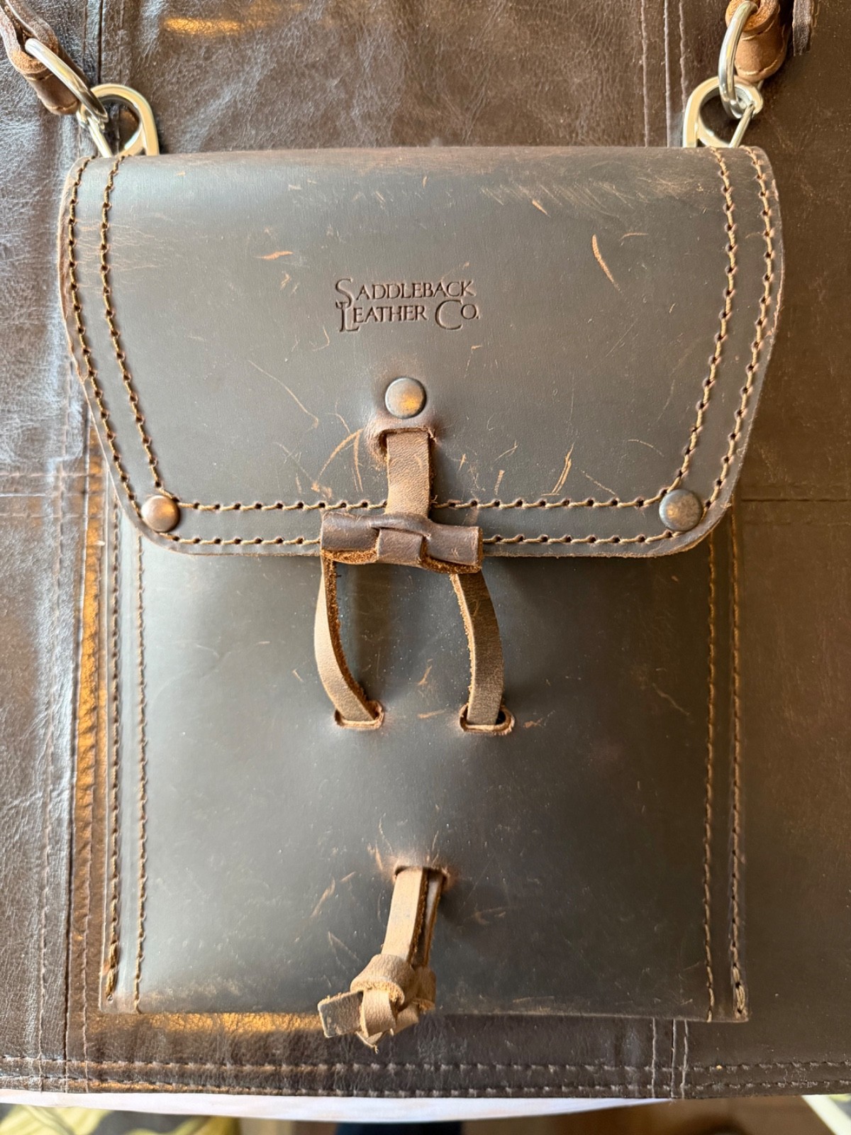 Saddleback Leather Co Crossbody Small Messenger Bag Dark Brown Leather RARE