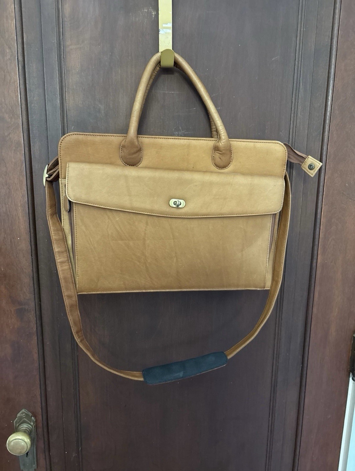 Boulder Ridge Glove Tanned Cowhide Brown Leather Briefcase Messenger Bag