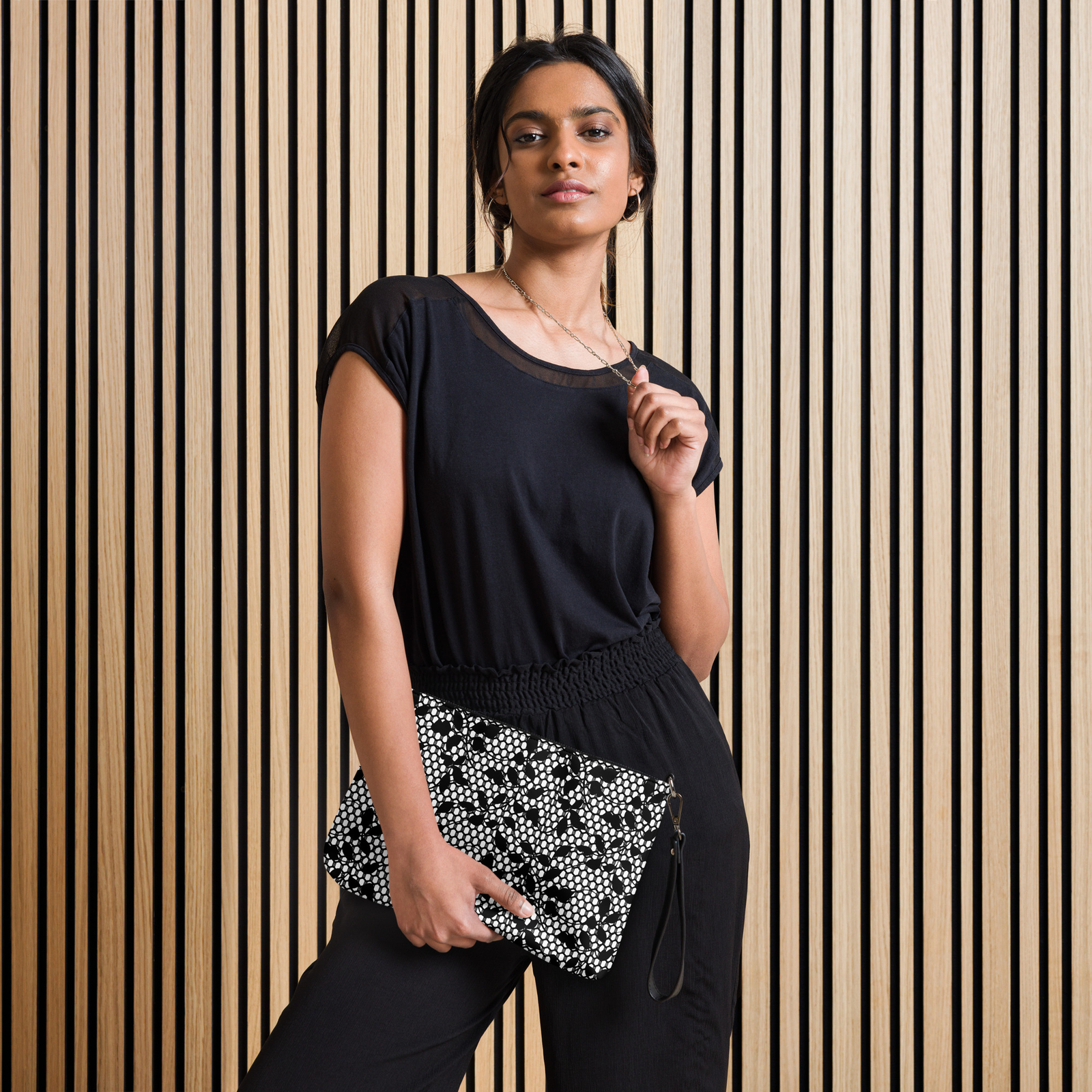 Womens Wristlet Black White Seamless Floral Lace Print Crossbody Shoulder Bag