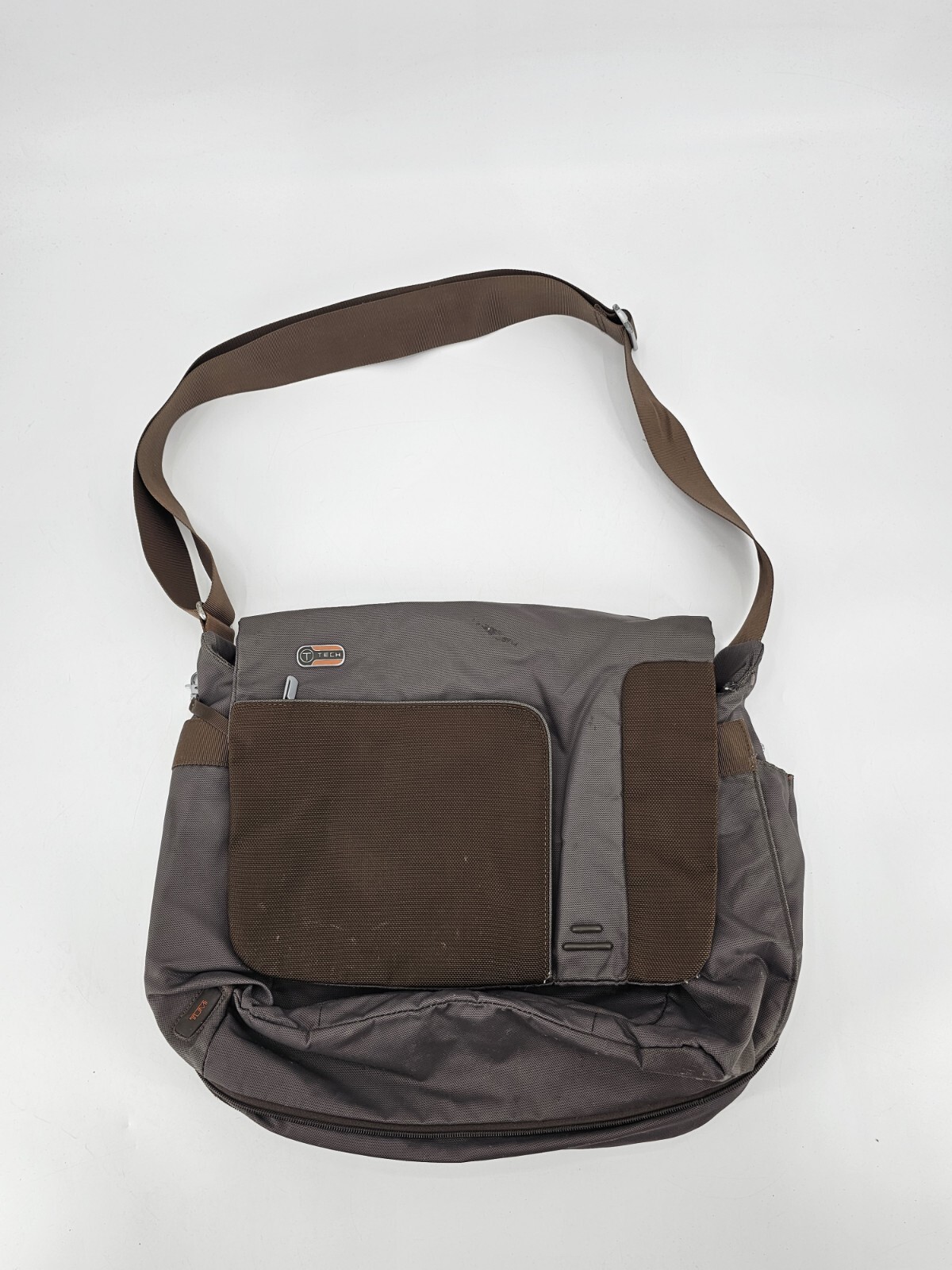 Tumi T-Tech Essential Gear Black Laptop Messenger Bag – Preowned