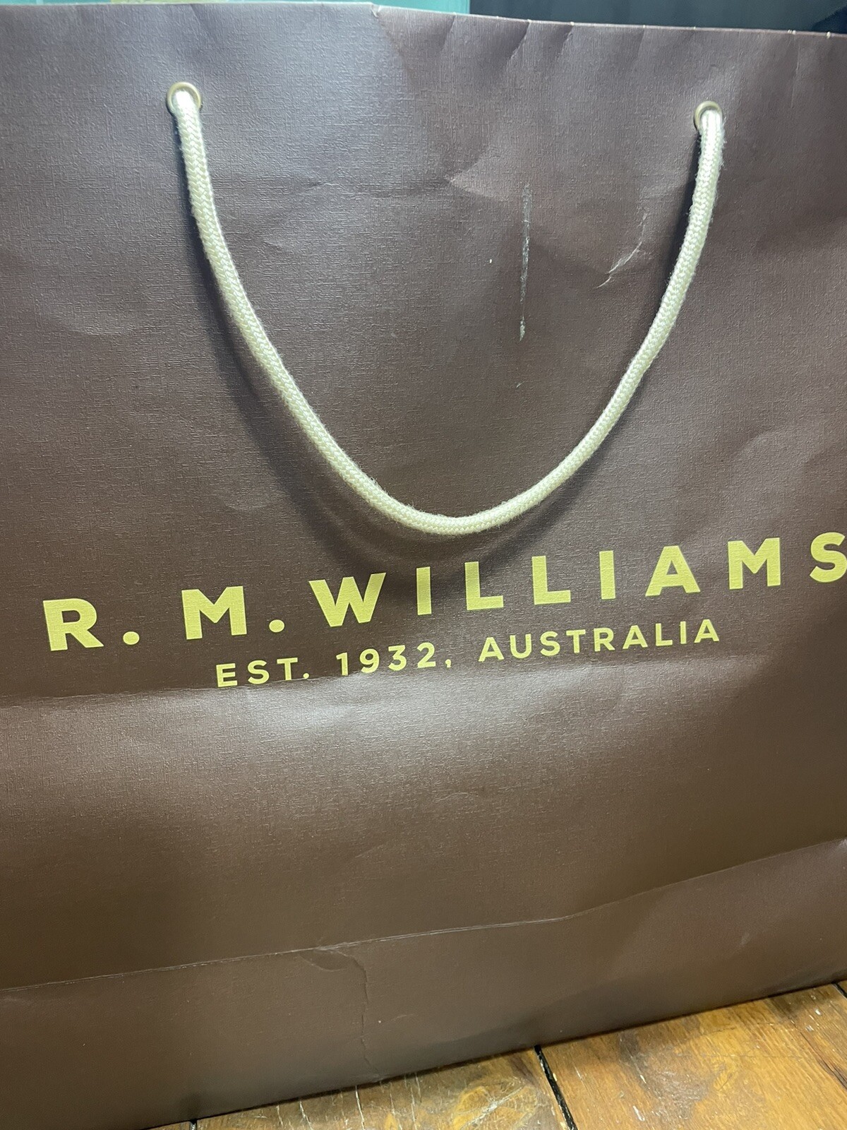 R M Williams Gift Bag With Woven Handles 51x42x17cm Paper Bag Souvenir LEGEND