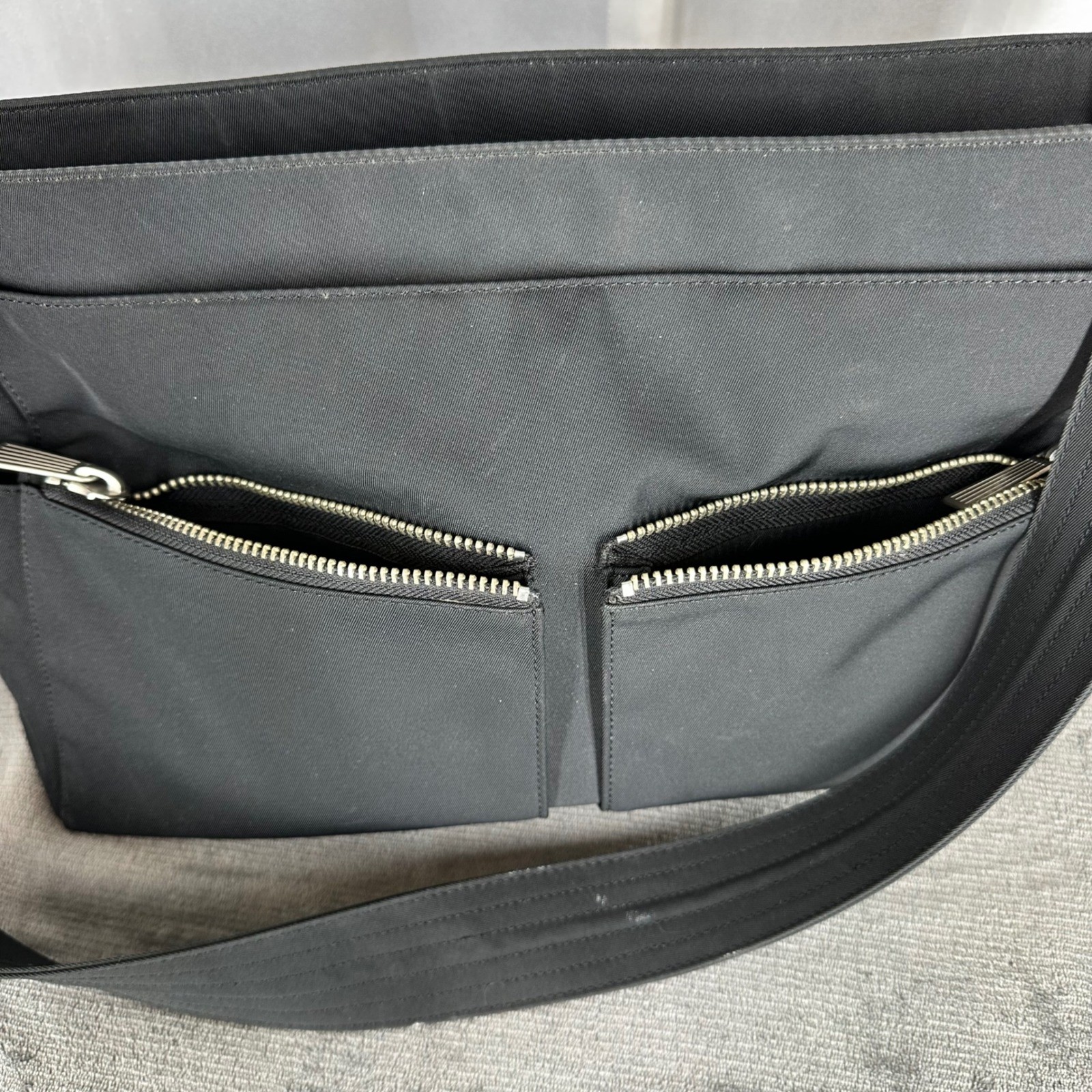 GAP Black Messenger Shoulder Bag Adjustable Strap Flap Nylon Lined