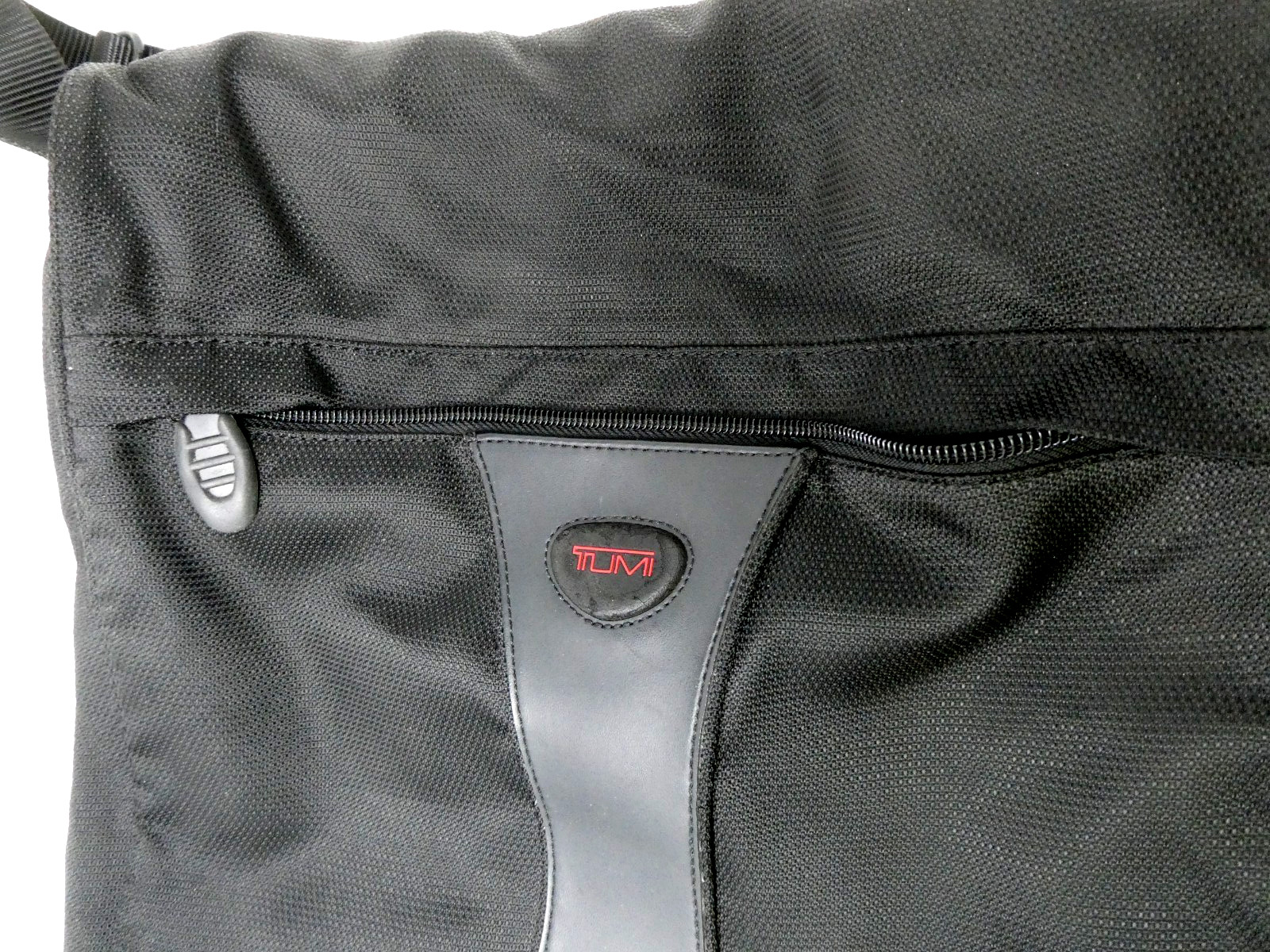 Tumi Alpha Small Messenger Crossbody Flap Body Bag Ballistic Nylon Cloth Black