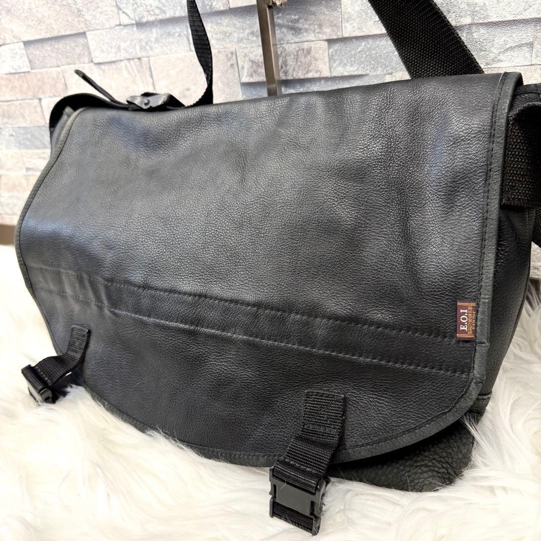 Mr Olive EOI Black Leather Messenger Bag Crossbody Shoulder Y2K Japan USED