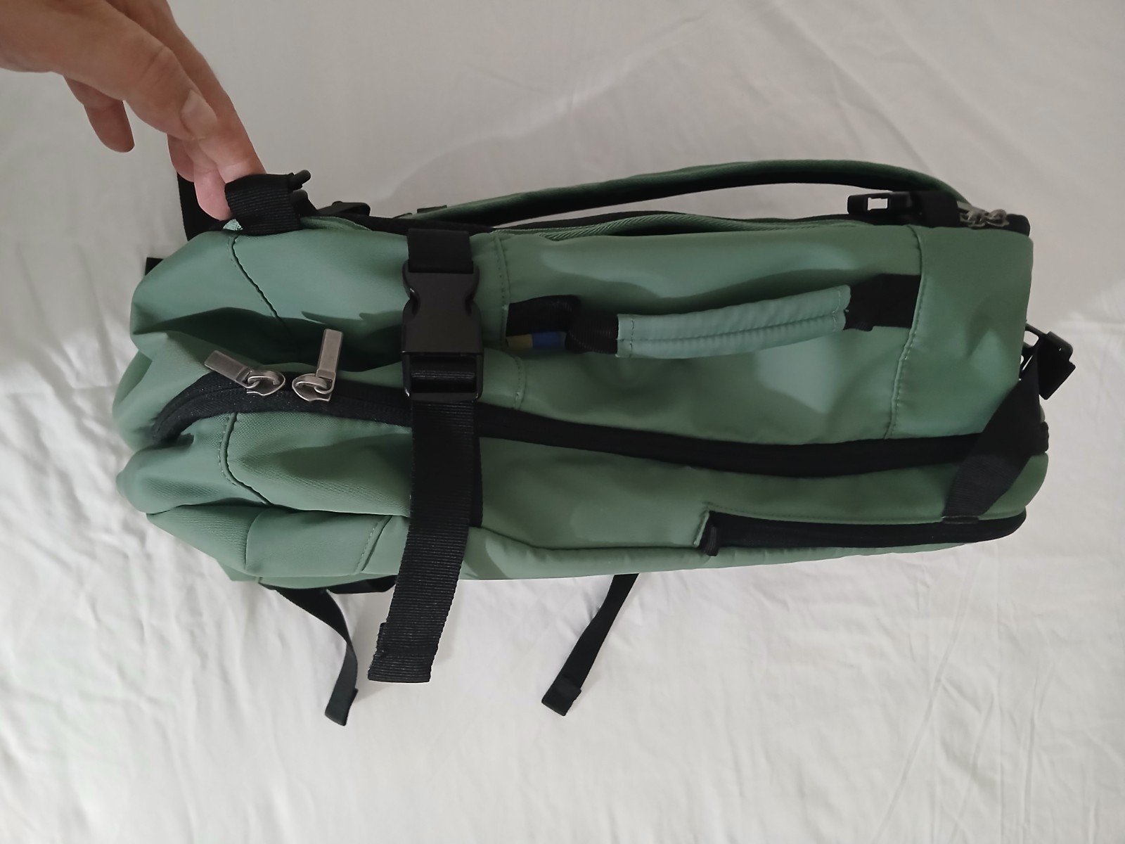 Open Story Unisex 35L Zip Closure Adjustable Travel Backpack Bag, Mint Green