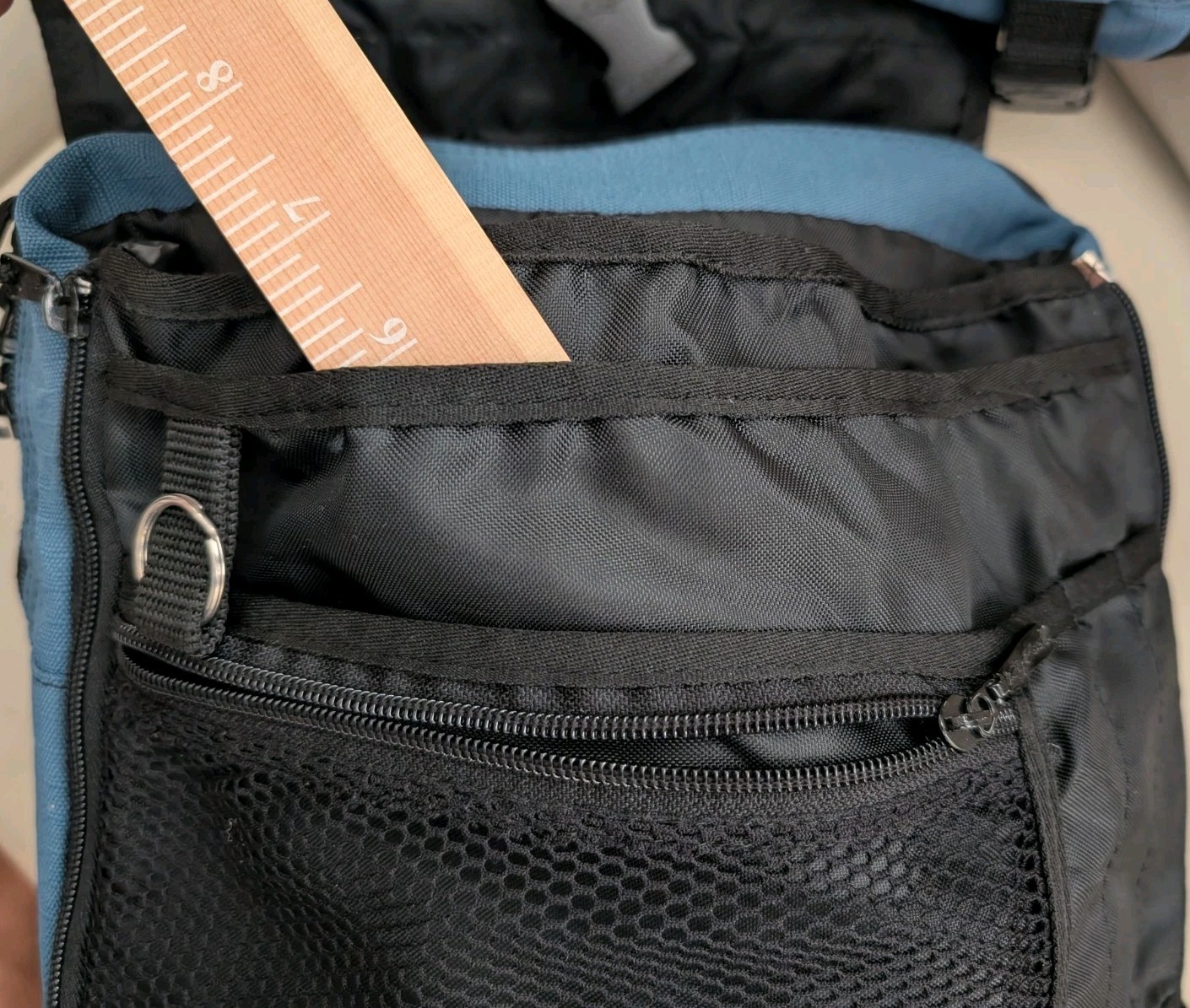 Rip Curl Travel Light Backpack With Shoulder Strap Tuck Away Straps Many Pockets